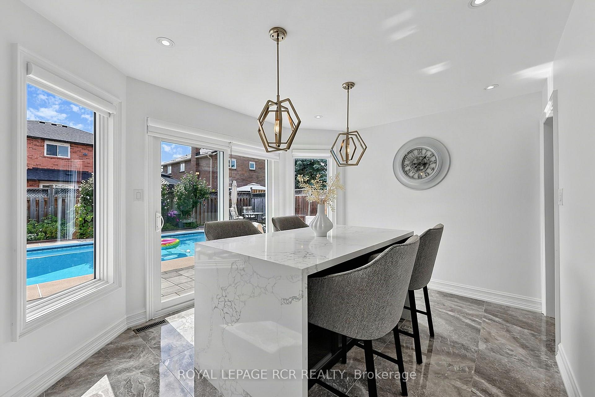 Photo 15 of 18 Mccabe Crescent, Caledon, Bolton North — HOMEH