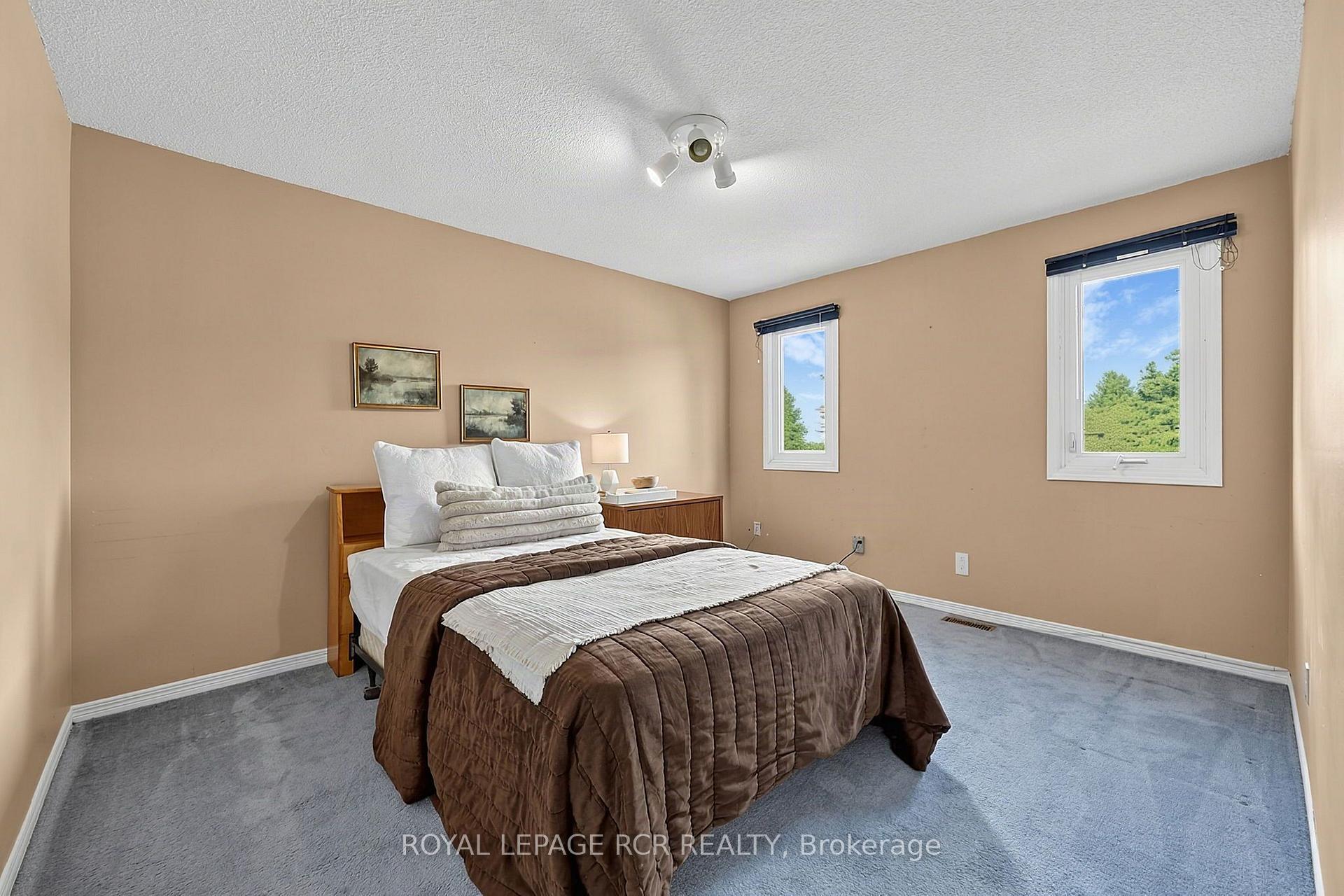 Photo 23 of 18 Mccabe Crescent, Caledon, Bolton North — HOMEH