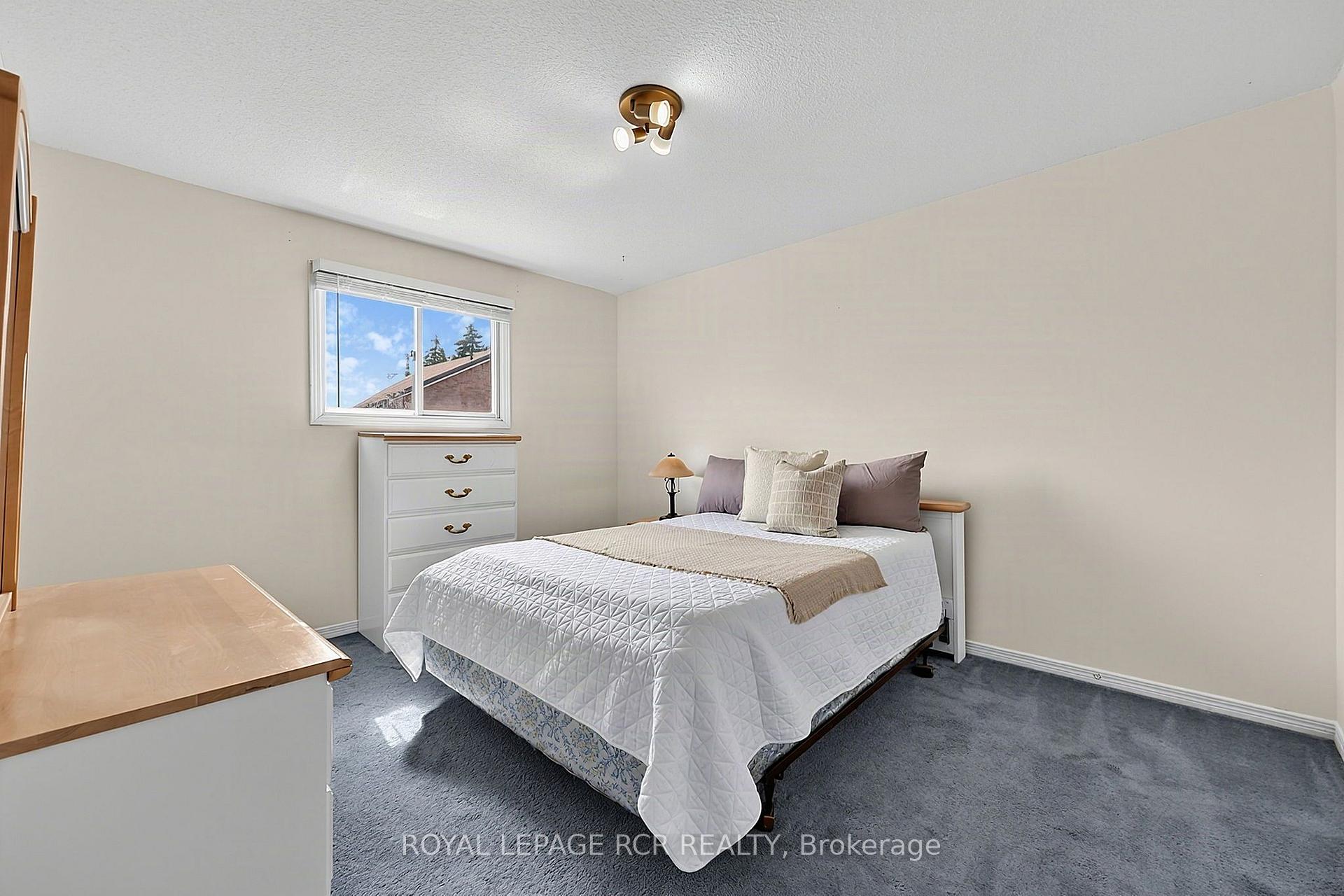 Photo 24 of 18 Mccabe Crescent, Caledon, Bolton North — HOMEH