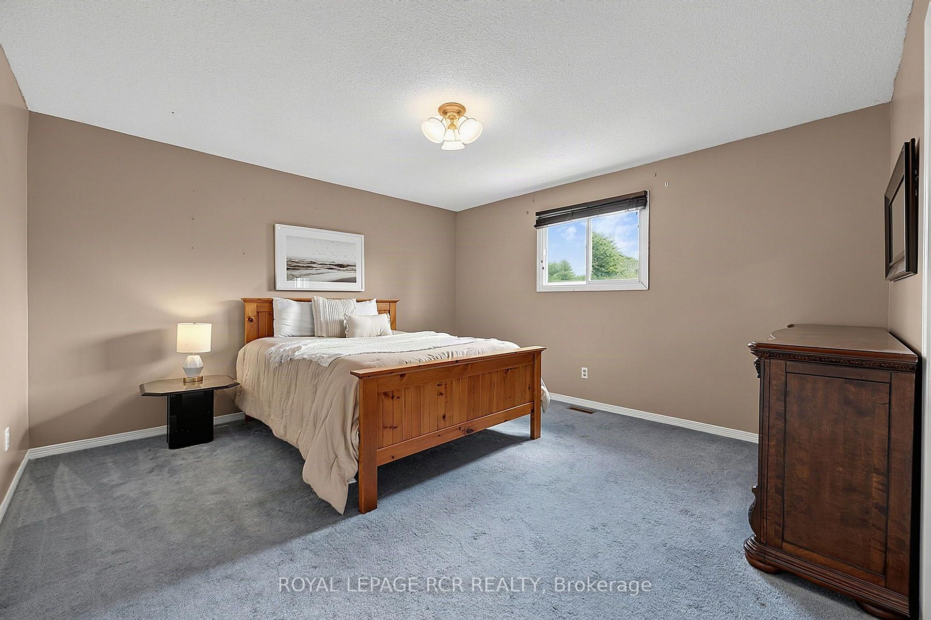 Photo 25 of 18 Mccabe Crescent, Caledon, Bolton North — HOMEH