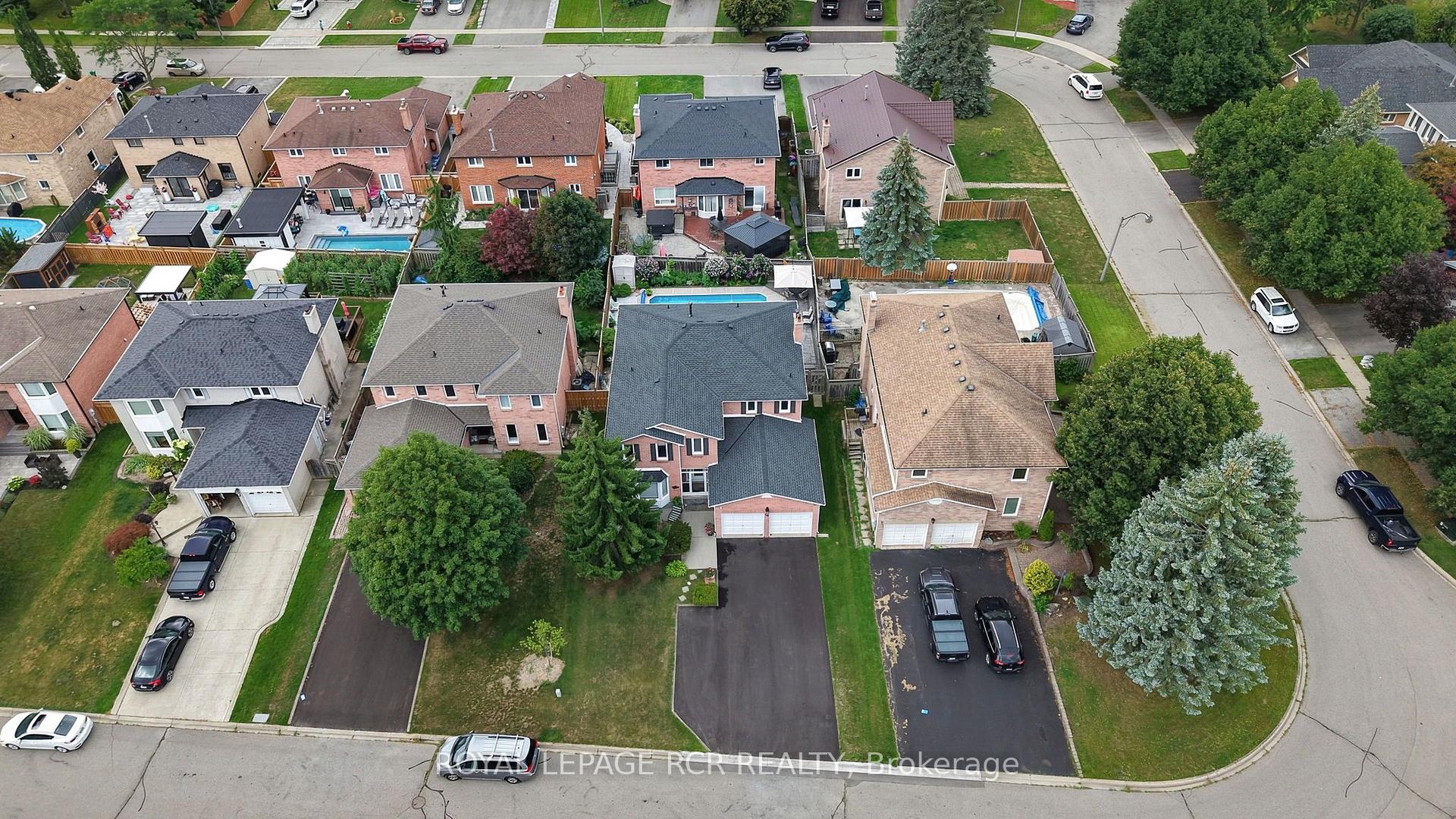 Photo 36 of 18 Mccabe Crescent, Caledon, Bolton North — HOMEH