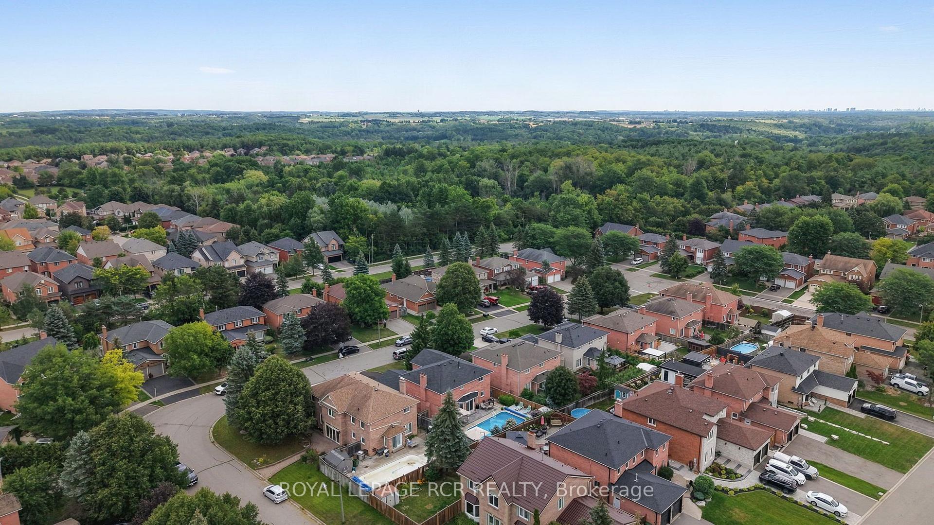 Photo 37 of 18 Mccabe Crescent, Caledon, Bolton North — HOMEH