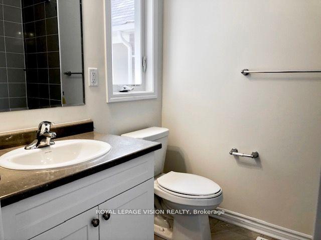 Photo 3 of 2714 Sapphire Drive, Pickering, Rural Pickering — HOMEH