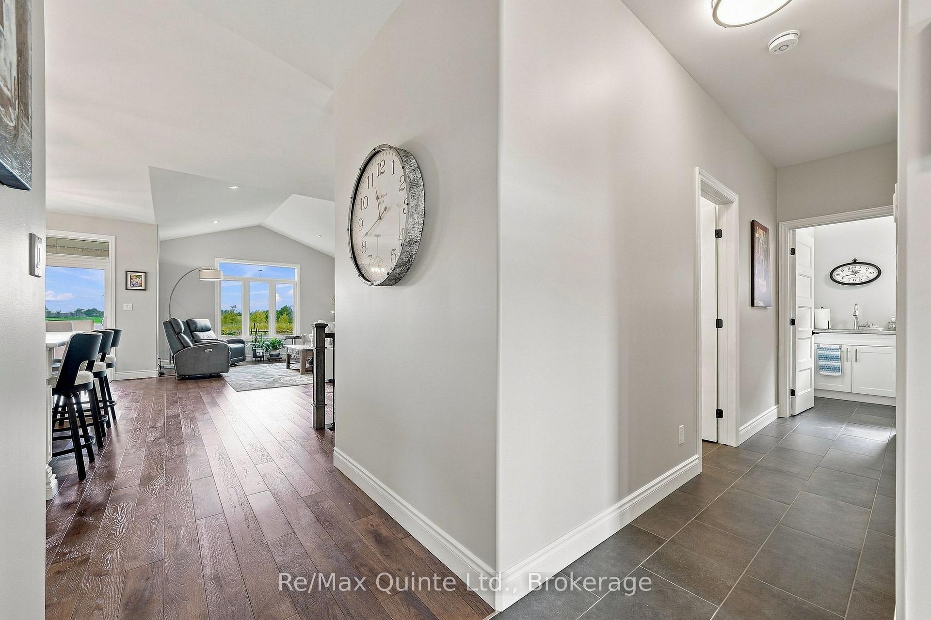 Photo 8 of 40 Farmington Crescent, Belleville, Belleville Ward — HOMEH