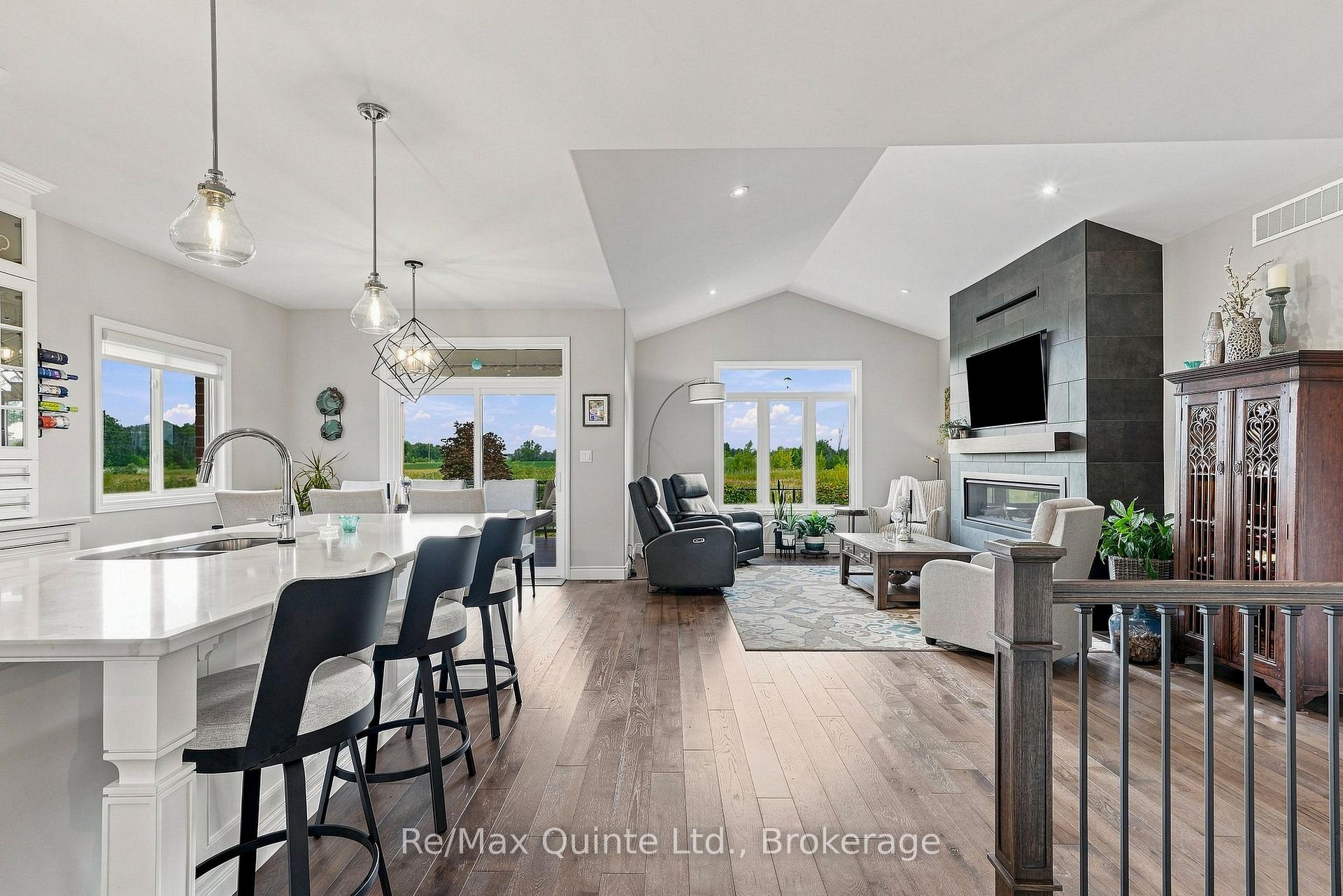 Photo 9 of 40 Farmington Crescent, Belleville, Belleville Ward — HOMEH