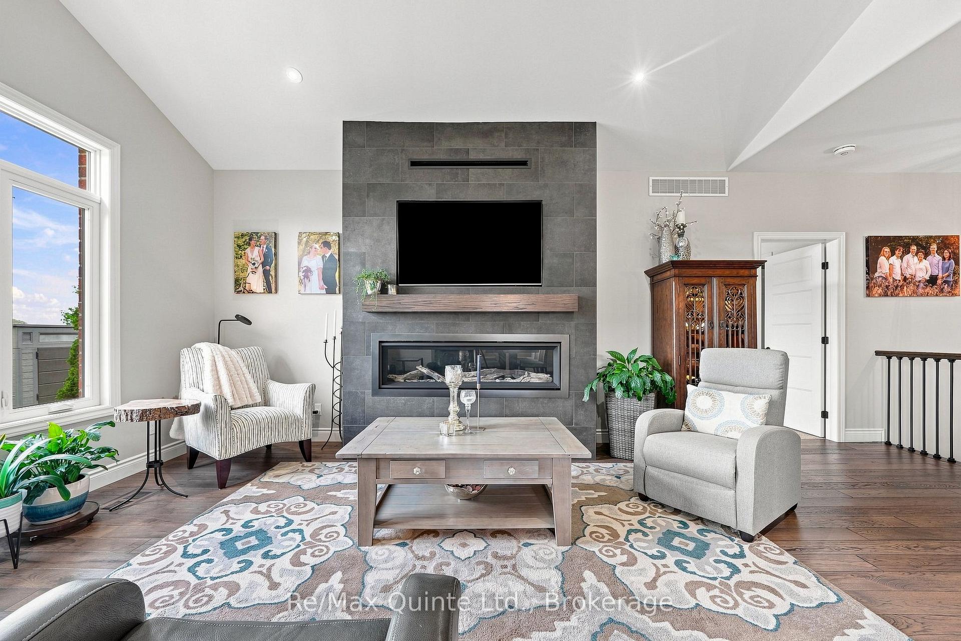 Photo 20 of 40 Farmington Crescent, Belleville, Belleville Ward — HOMEH