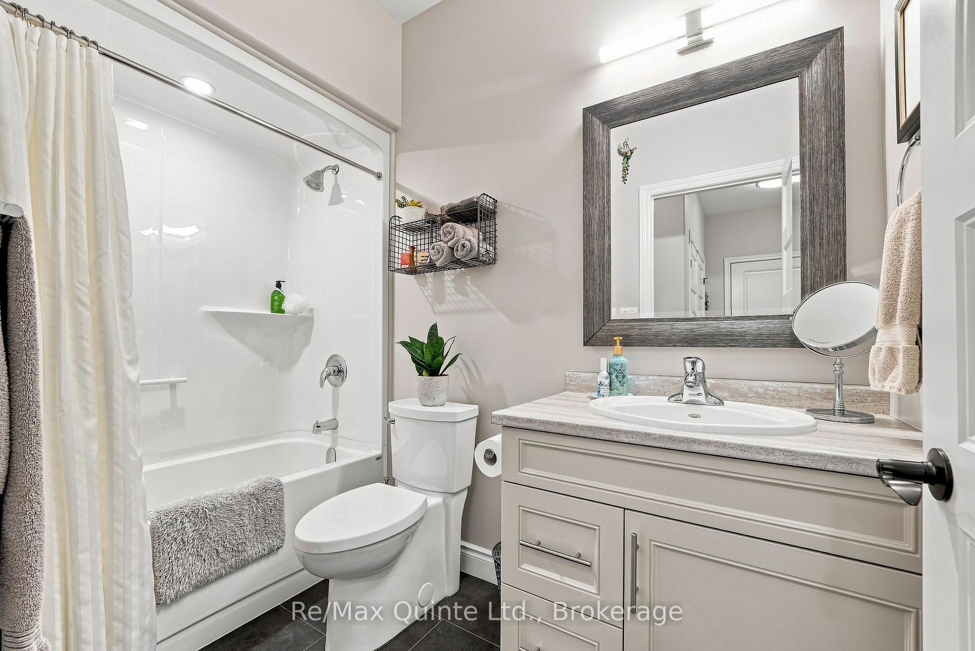Photo 28 of 40 Farmington Crescent, Belleville, Belleville Ward — HOMEH