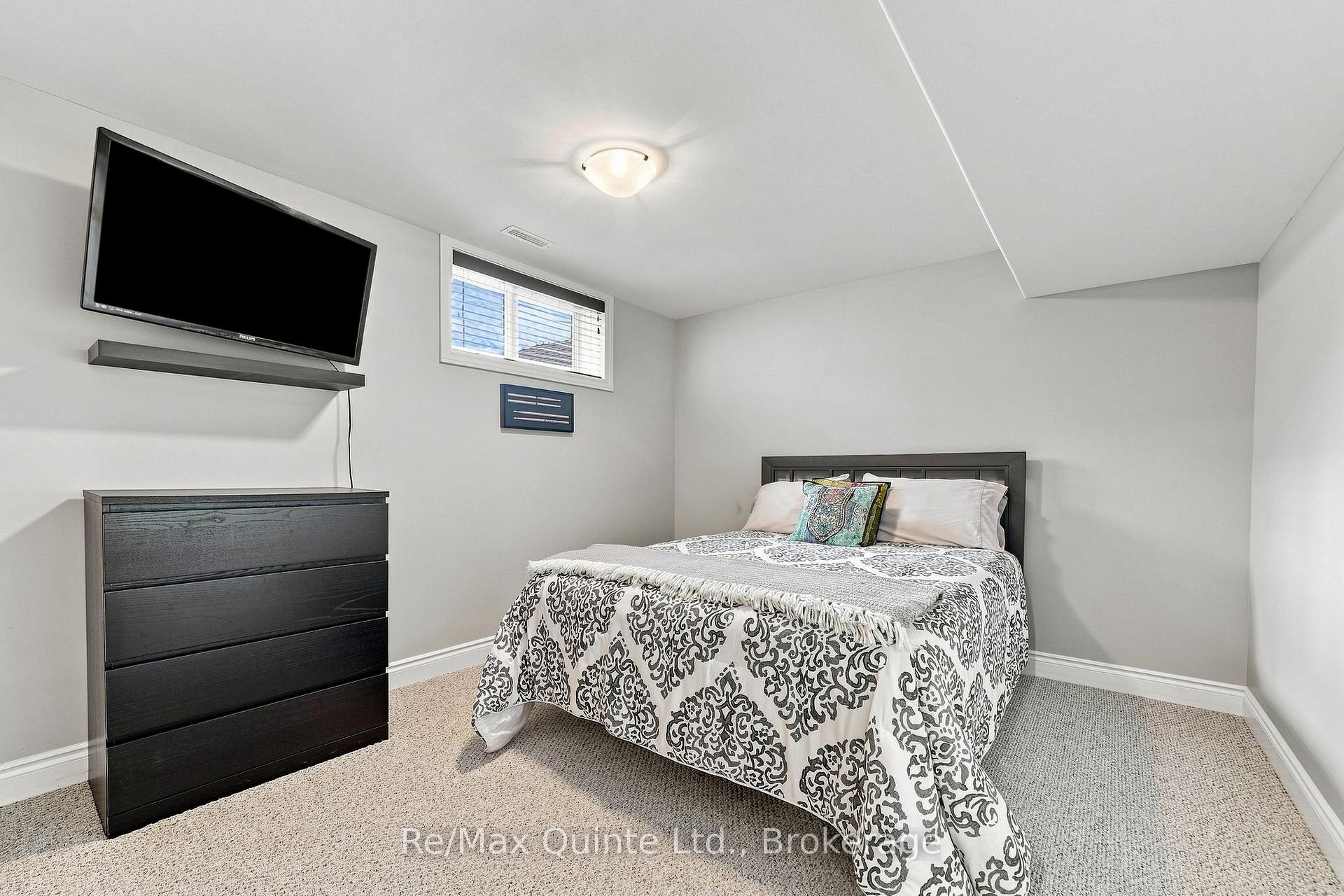 Photo 34 of 40 Farmington Crescent, Belleville, Belleville Ward — HOMEH