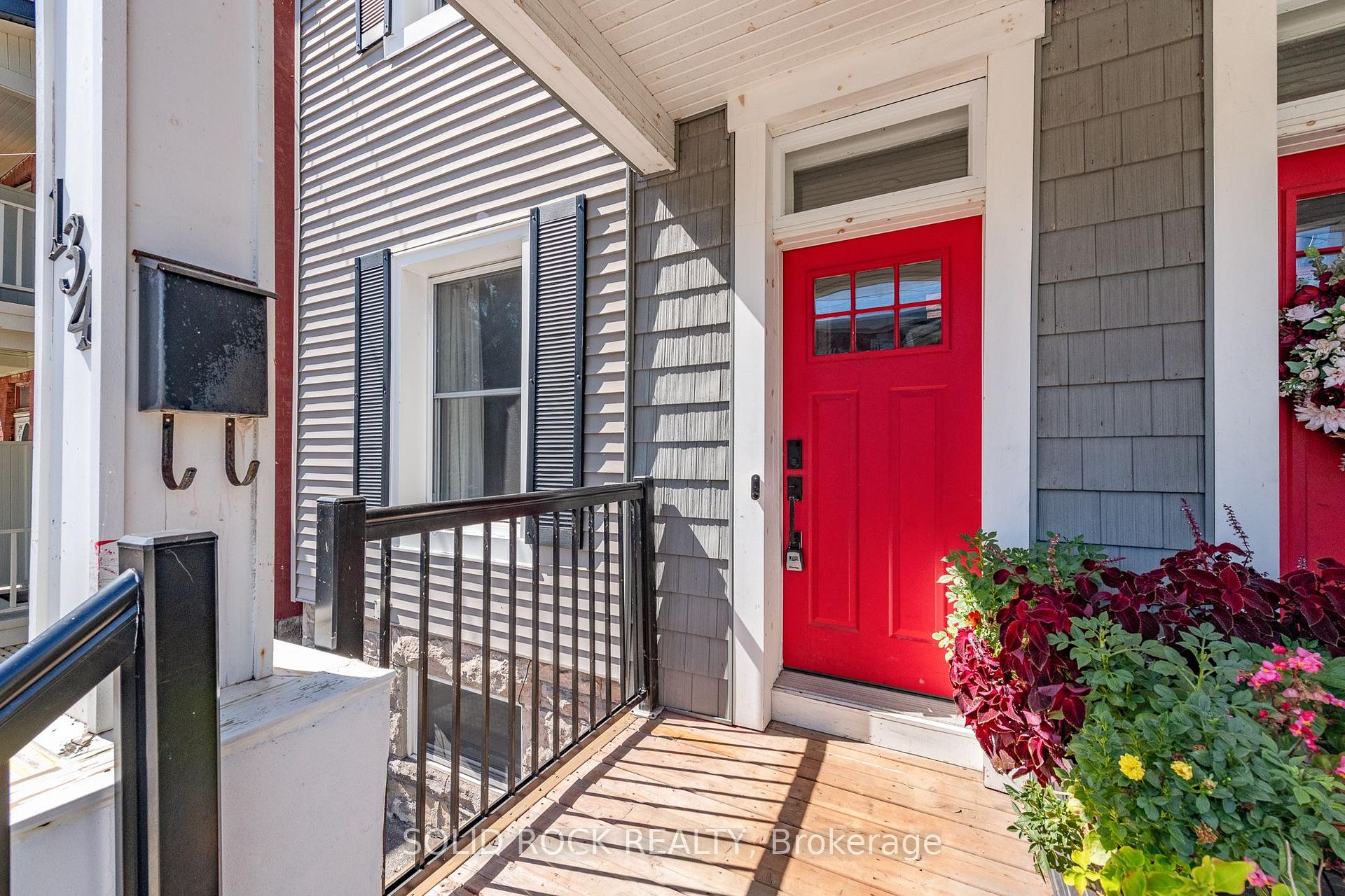 Photo 4 of 134 Concord Street S, Ottawa, Ottawa East — HOMEH