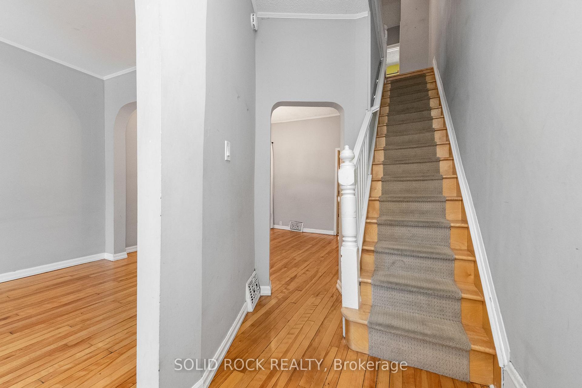 Photo 6 of 134 Concord Street S, Ottawa, Ottawa East — HOMEH