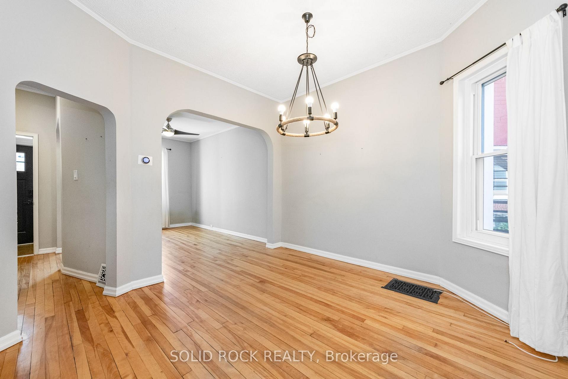 Photo 15 of 134 Concord Street S, Ottawa, Ottawa East — HOMEH