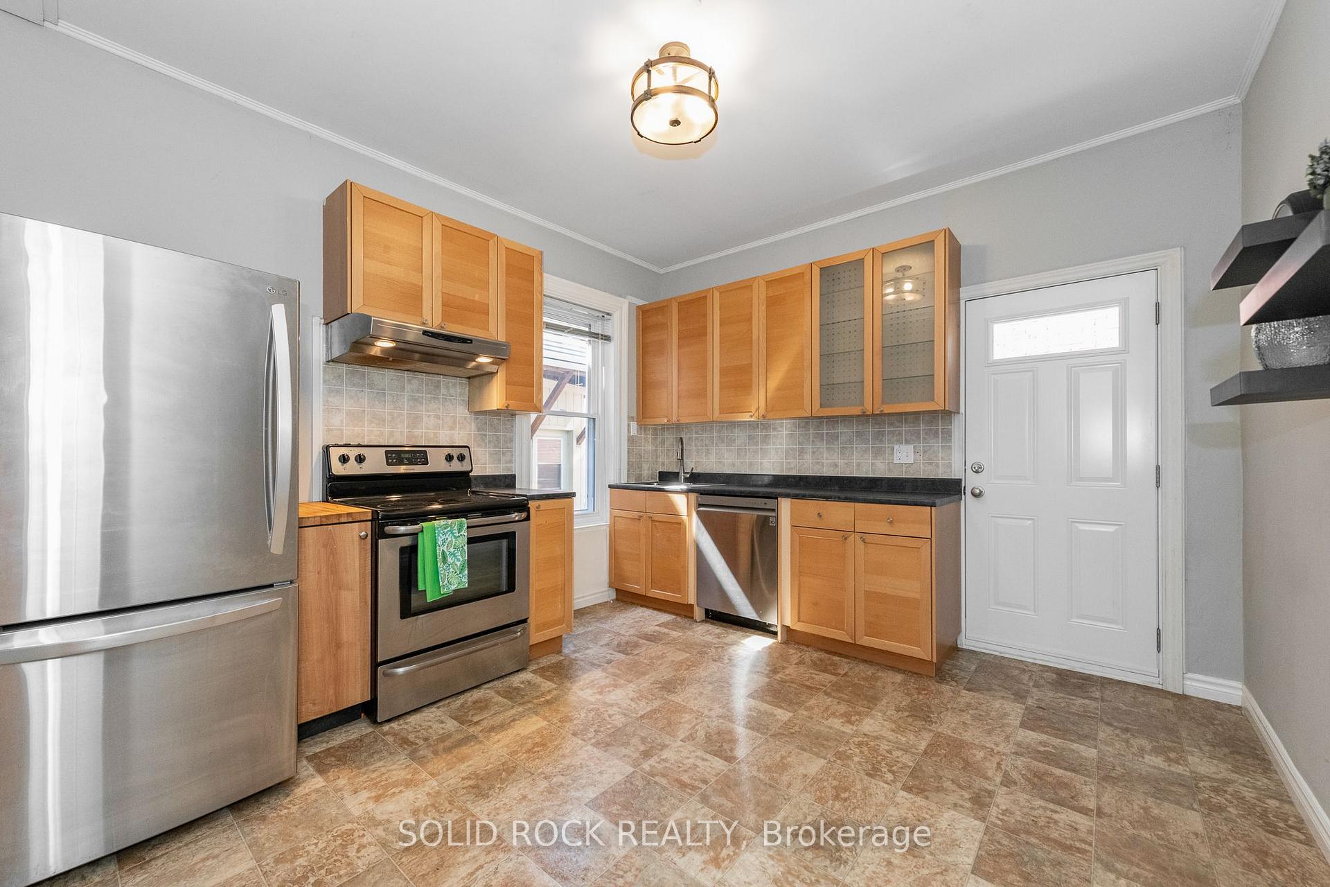 Photo 18 of 134 Concord Street S, Ottawa, Ottawa East — HOMEH