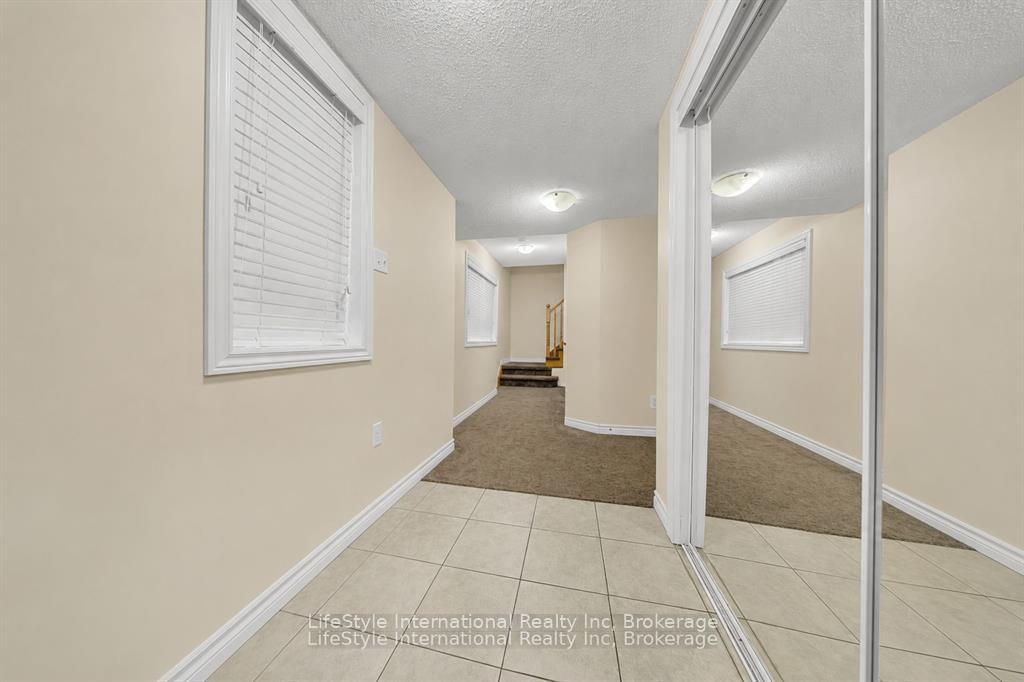 Photo 2 of Unit 87, 88 Decorso Drive, Guelph, Kortright East — HOMEH