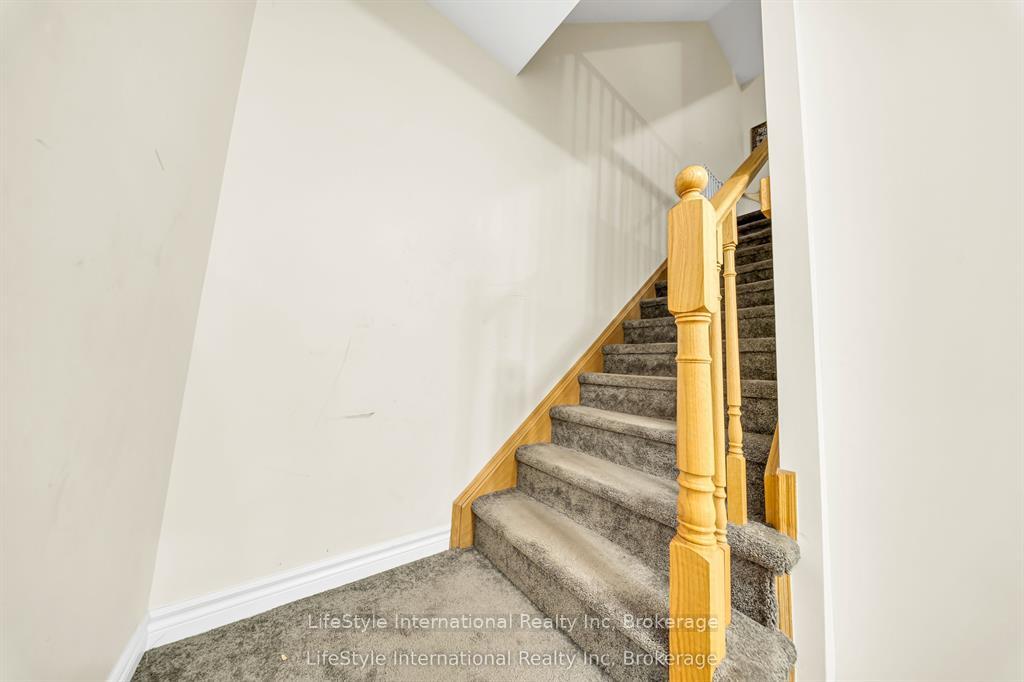 Photo 3 of Unit 87, 88 Decorso Drive, Guelph, Kortright East — HOMEH