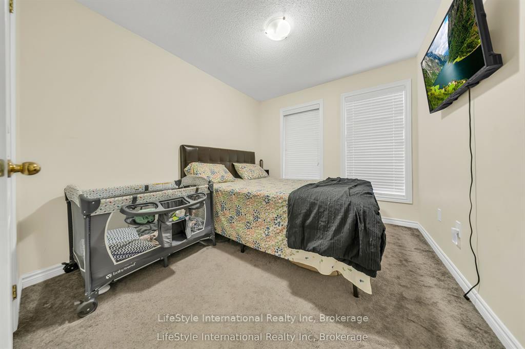 Photo 9 of Unit 87, 88 Decorso Drive, Guelph, Kortright East — HOMEH