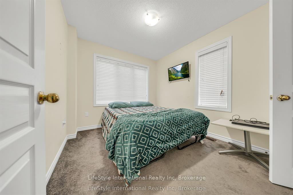 Photo 10 of Unit 87, 88 Decorso Drive, Guelph, Kortright East — HOMEH