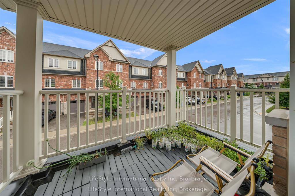 Photo 13 of Unit 87, 88 Decorso Drive, Guelph, Kortright East — HOMEH