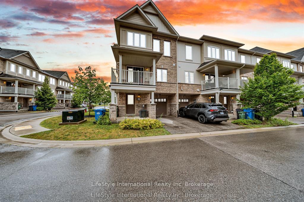 Photo 14 of Unit 87, 88 Decorso Drive, Guelph, Kortright East — HOMEH