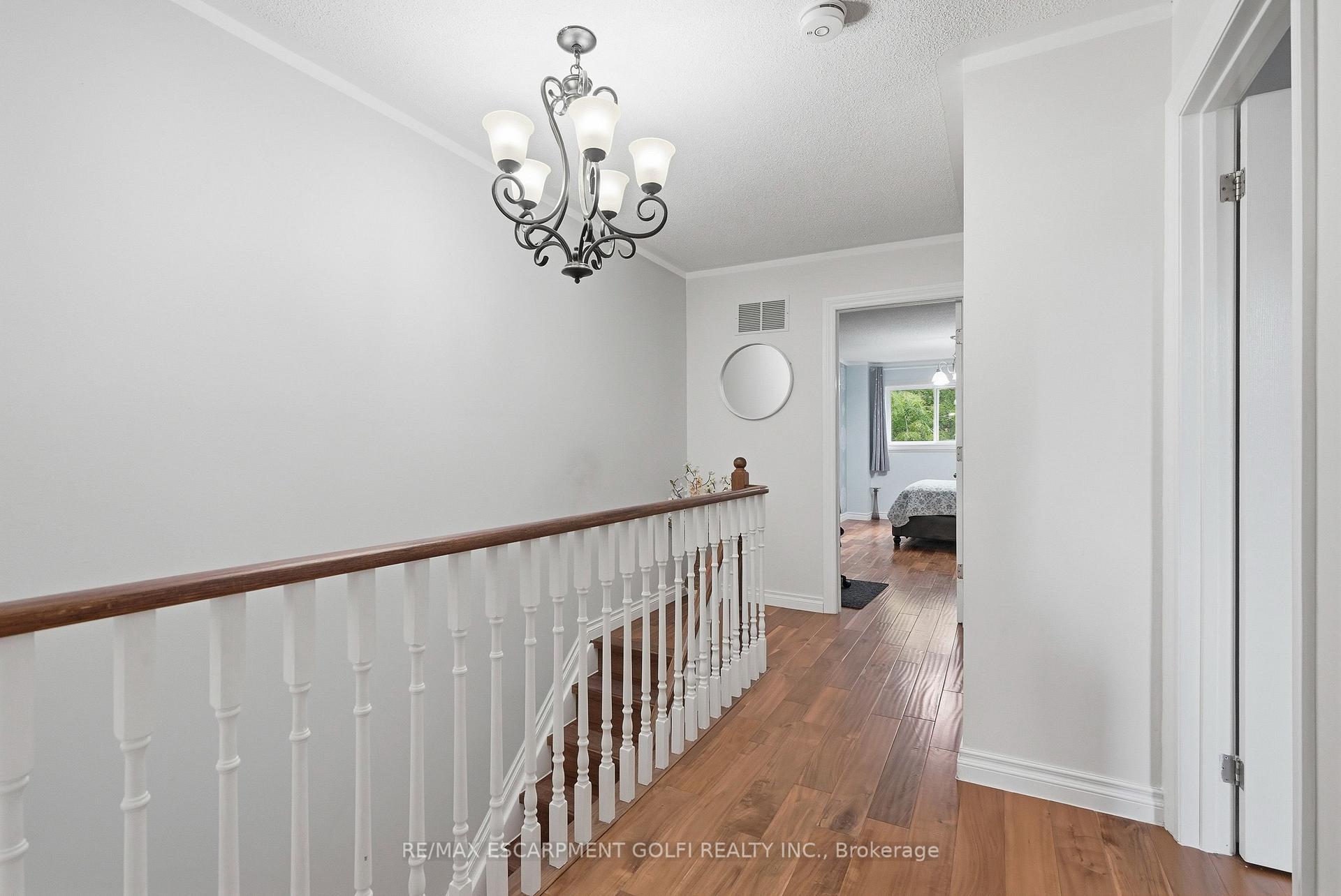 Photo 14 of 11 Wakefield Lane, Hamilton, Waterdown — HOMEH