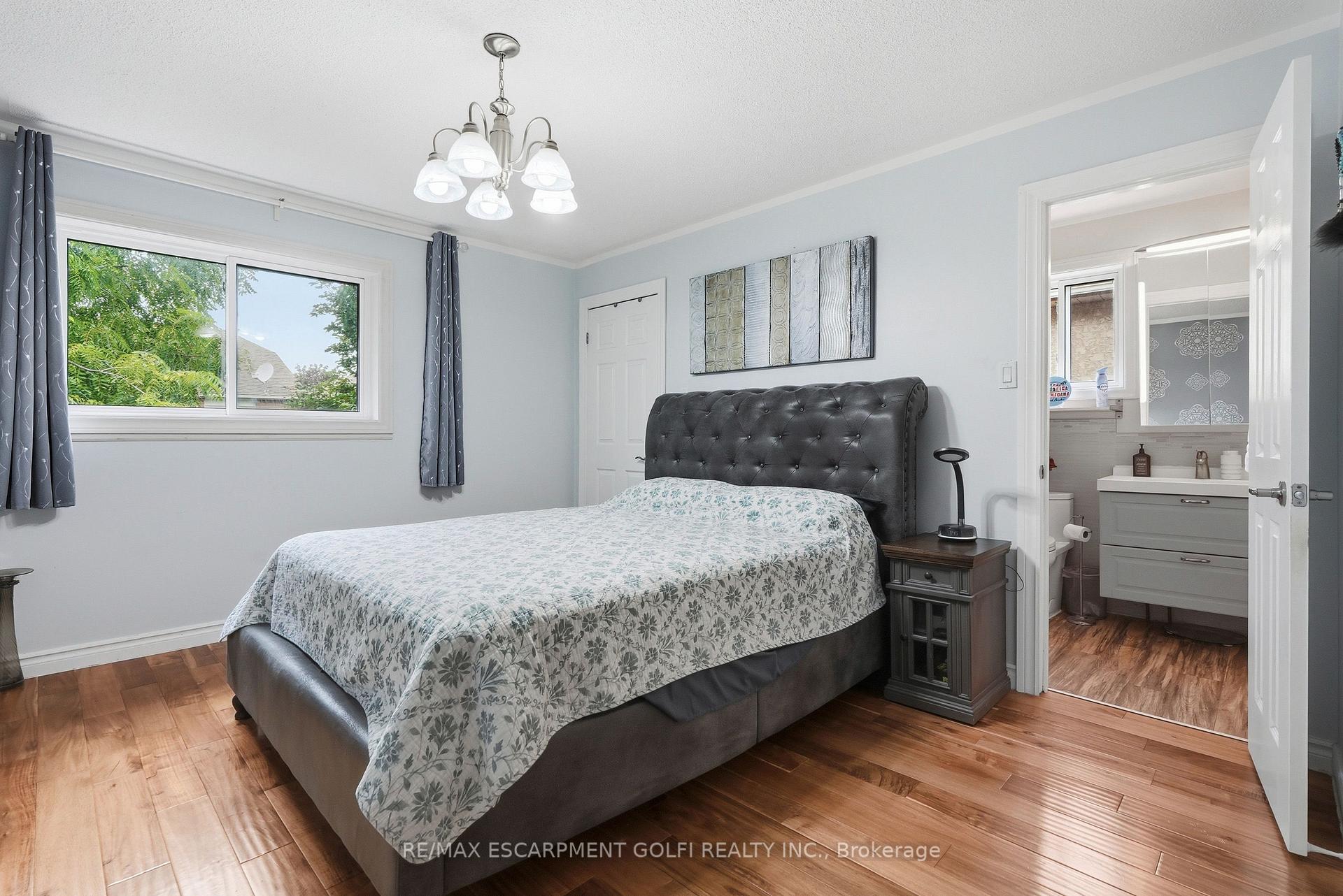 Photo 15 of 11 Wakefield Lane, Hamilton, Waterdown — HOMEH