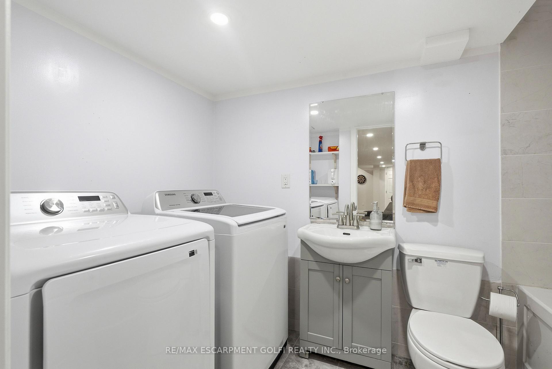 Photo 26 of 11 Wakefield Lane, Hamilton, Waterdown — HOMEH