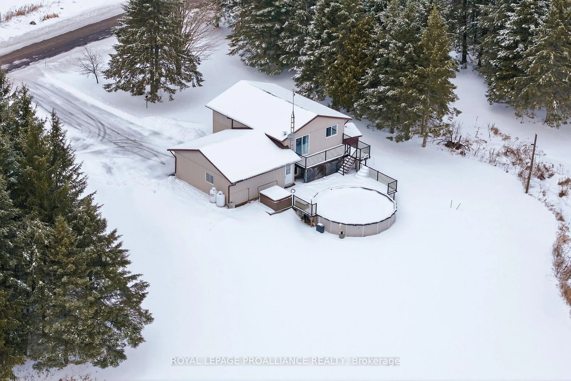 Photo 4 of 296 Willett Road, Belleville, Thurlow Ward — HOMEH