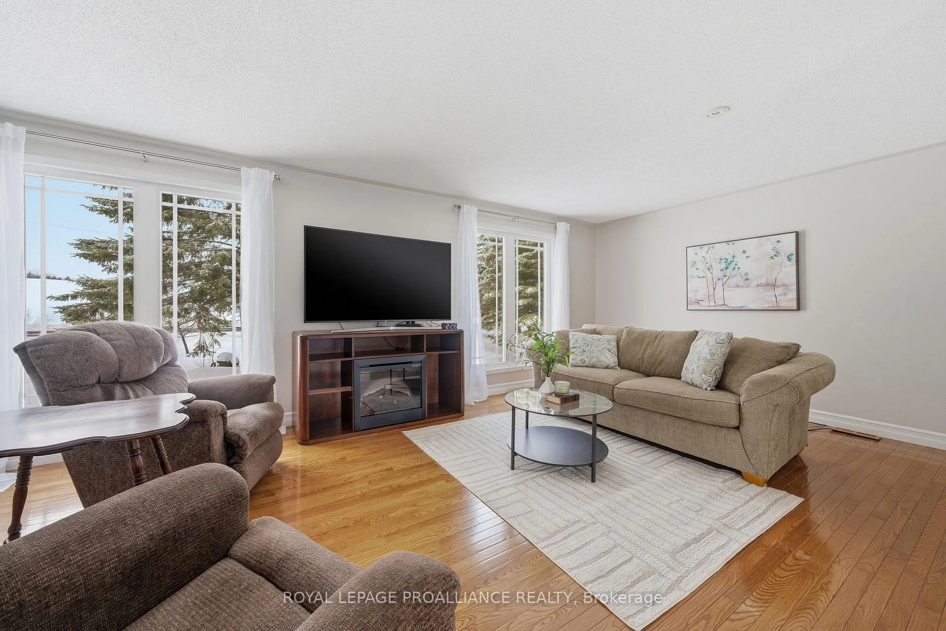 Photo 10 of 296 Willett Road, Belleville, Thurlow Ward — HOMEH