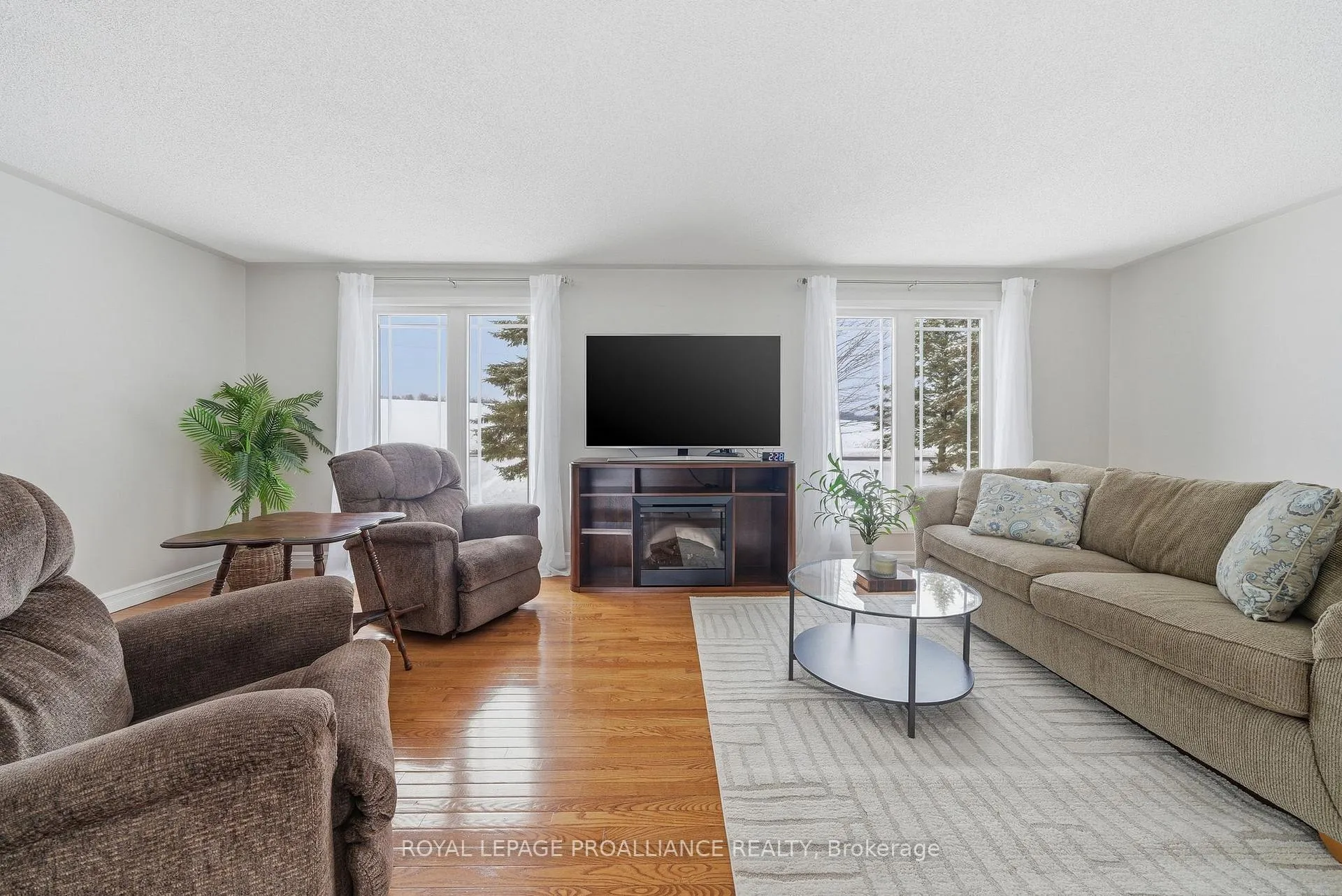 Photo 11 of 296 Willett Road, Belleville, Thurlow Ward — HOMEH