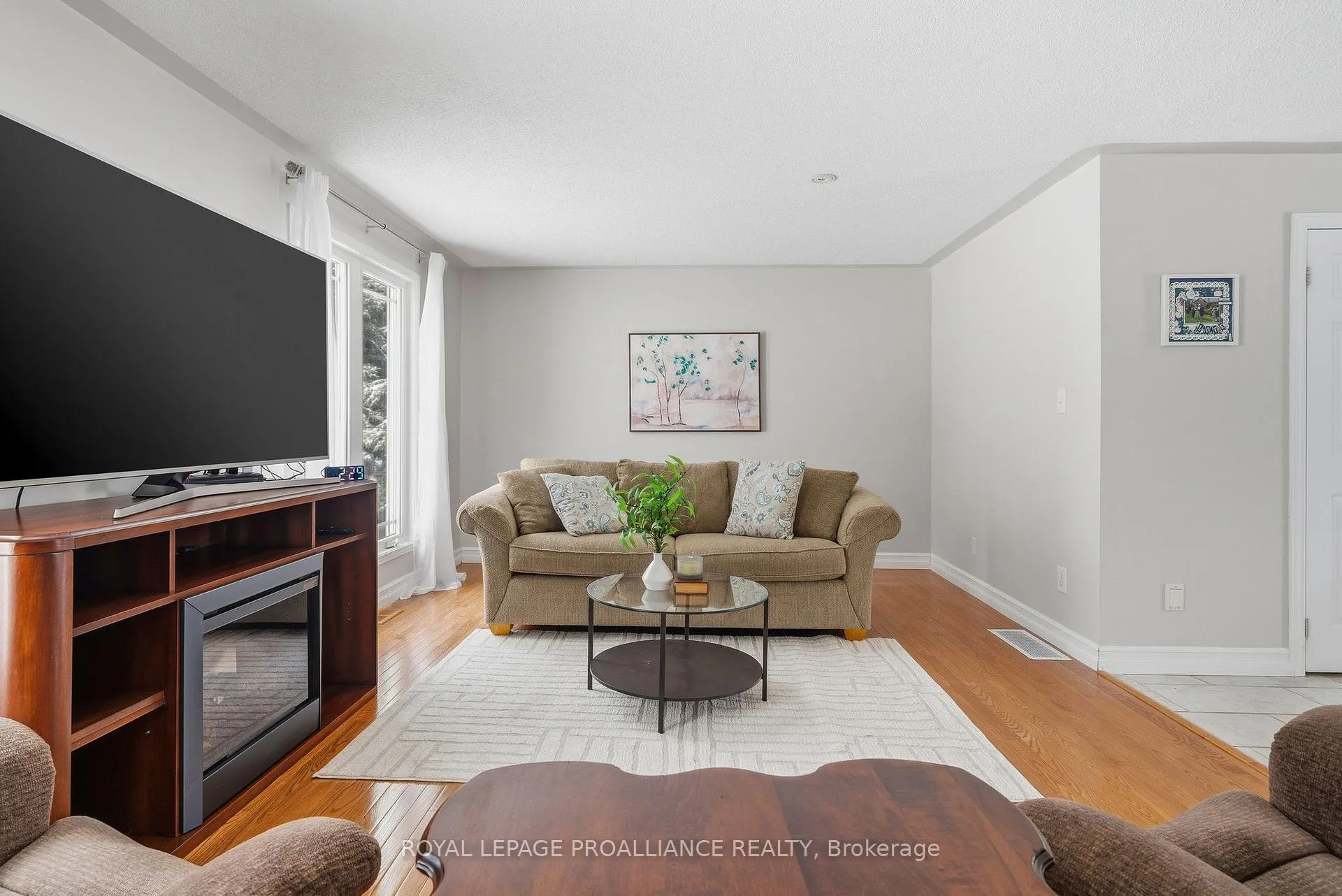 Photo 12 of 296 Willett Road, Belleville, Thurlow Ward — HOMEH
