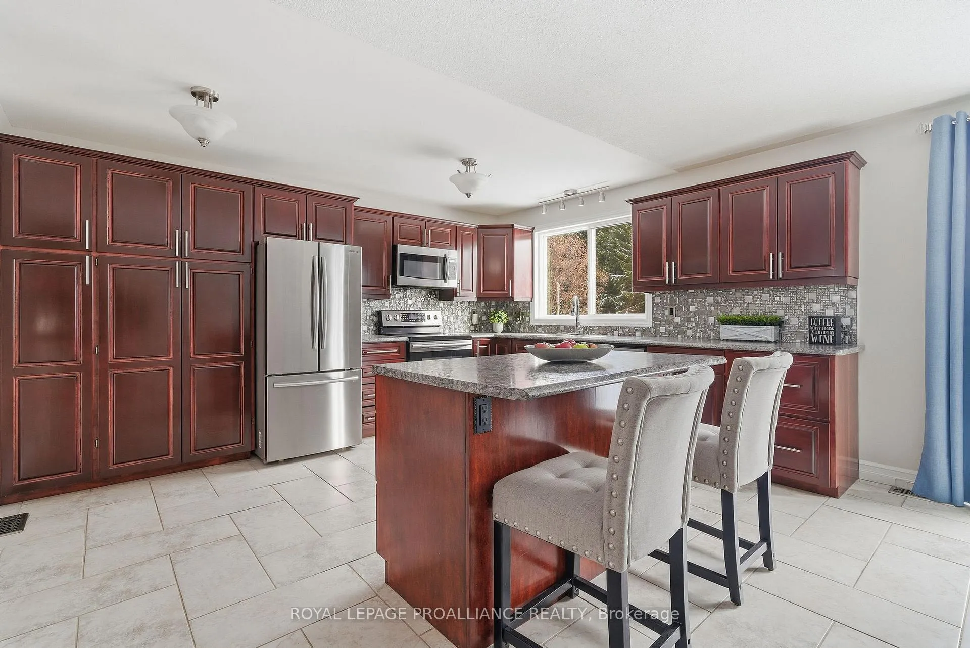Photo 15 of 296 Willett Road, Belleville, Thurlow Ward — HOMEH