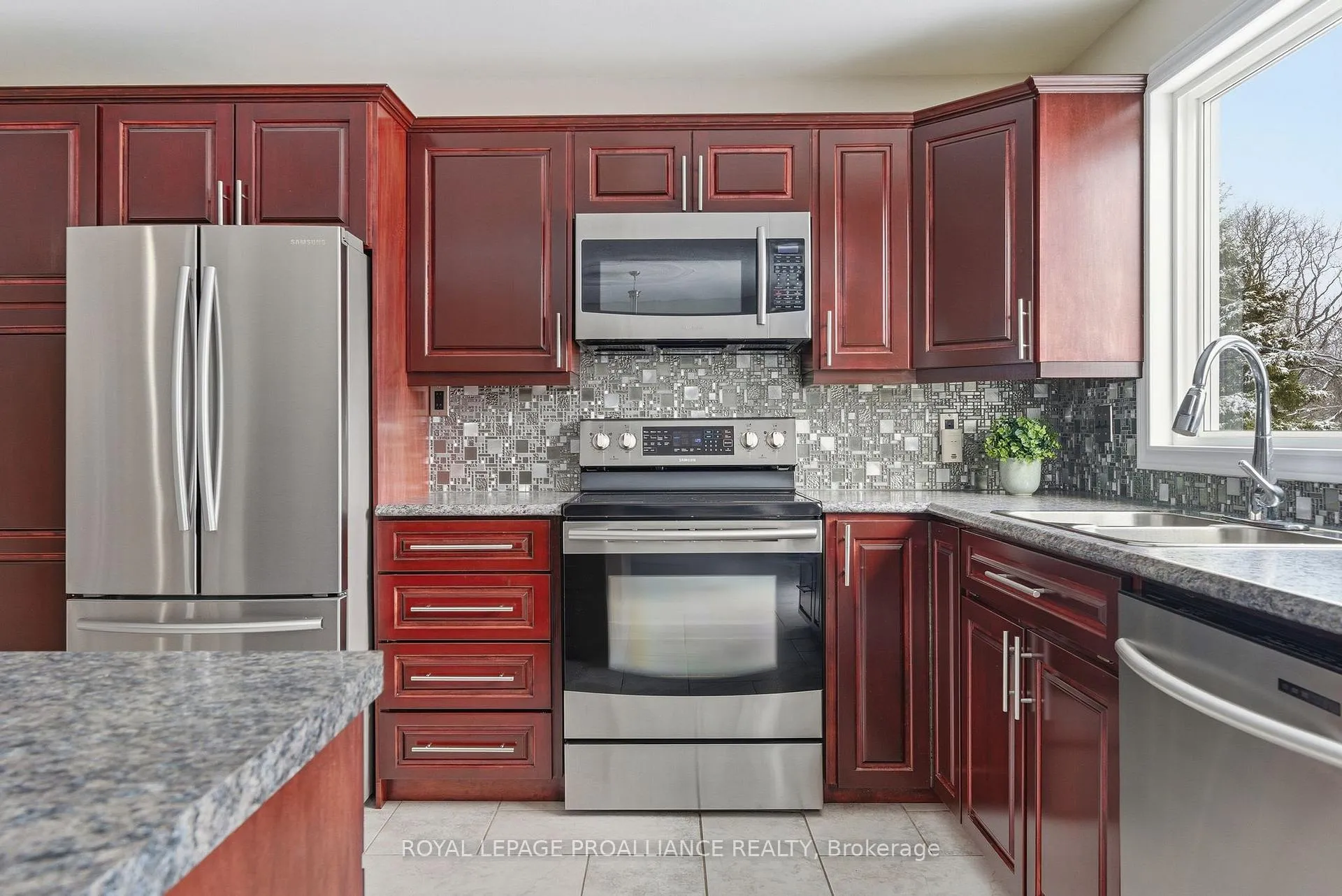 Photo 20 of 296 Willett Road, Belleville, Thurlow Ward — HOMEH