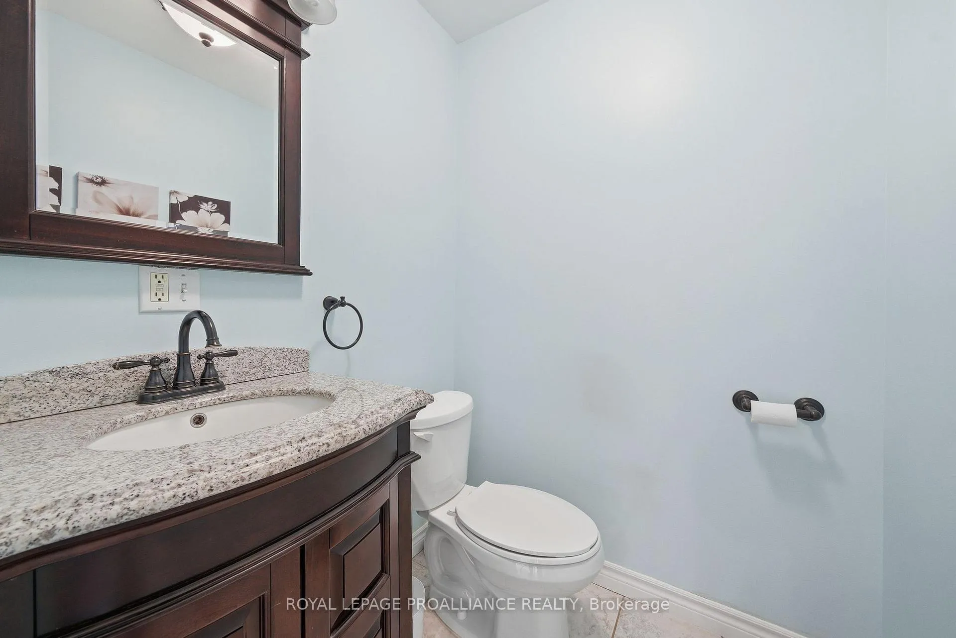 Photo 24 of 296 Willett Road, Belleville, Thurlow Ward — HOMEH