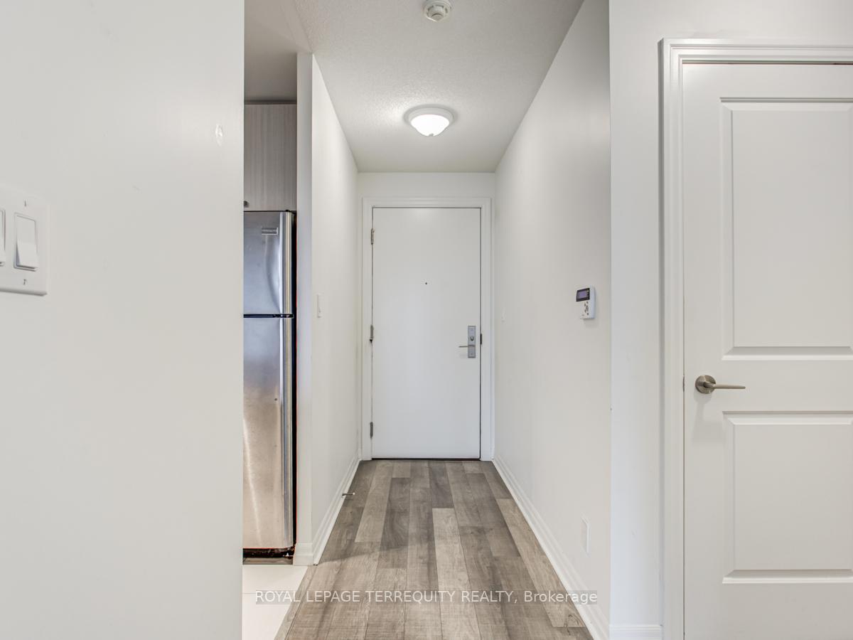 Photo 2 of Unit 2202, 2015 Sheppard Avenue E, North York, Henry Farm — HOMEH