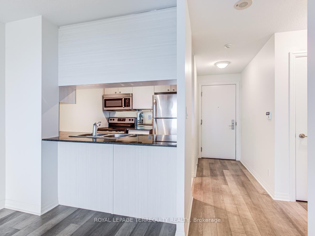Photo 12 of Unit 2202, 2015 Sheppard Avenue E, North York, Henry Farm — HOMEH