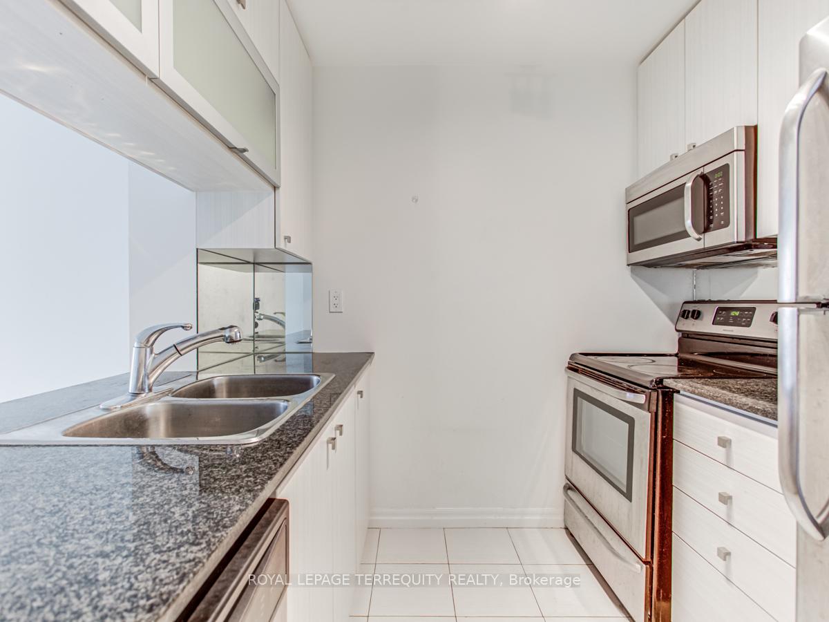 Photo 15 of Unit 2202, 2015 Sheppard Avenue E, North York, Henry Farm — HOMEH