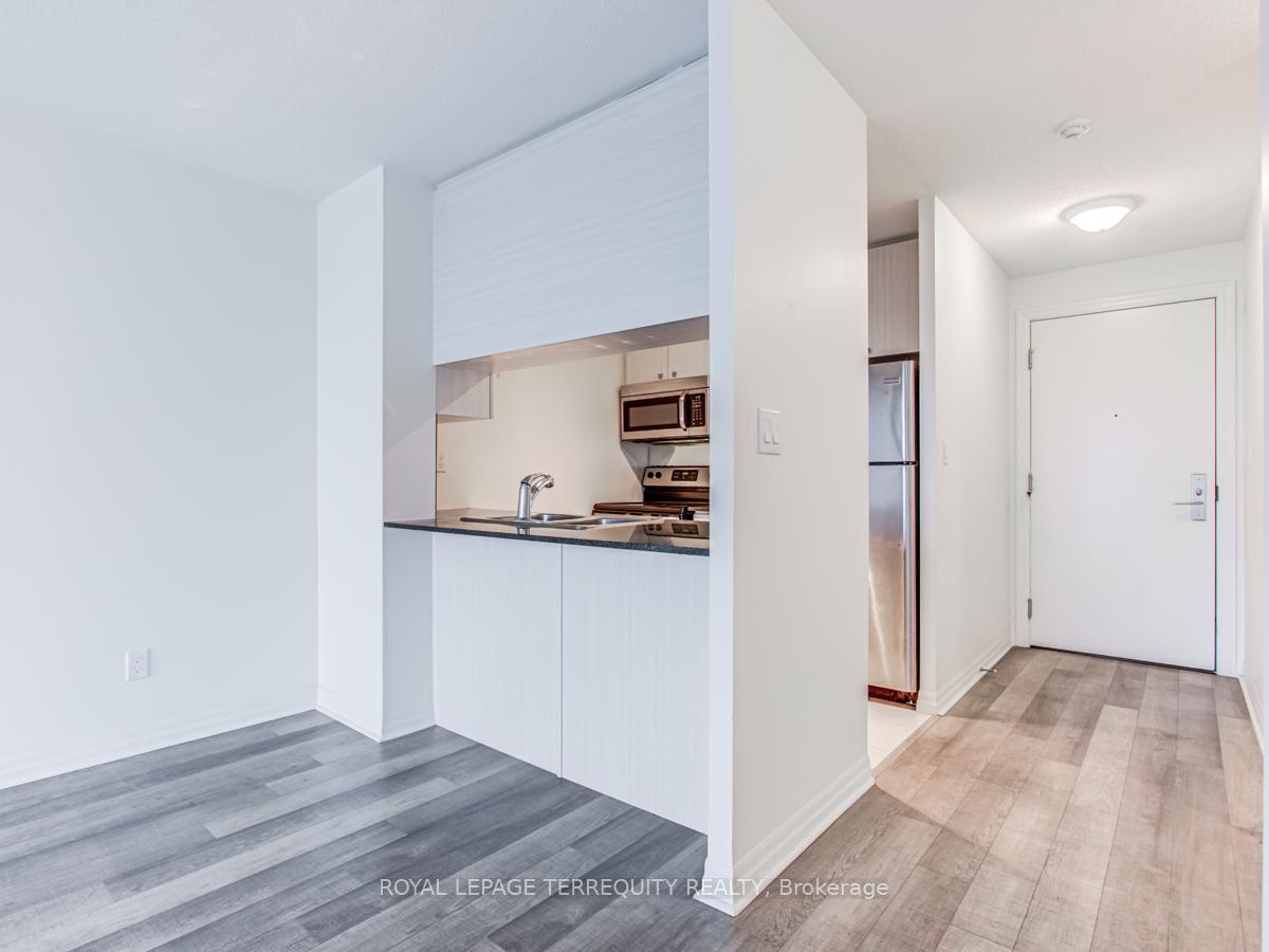 Photo 19 of Unit 2202, 2015 Sheppard Avenue E, North York, Henry Farm — HOMEH