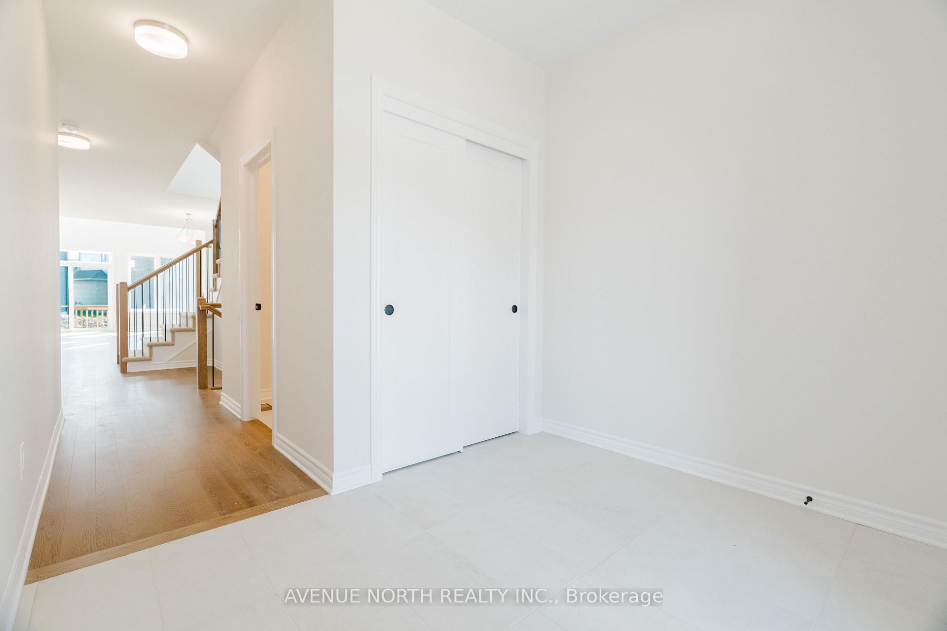 Photo 3 of 263 Ginebik Way, Ottawa, Blossom Park/Kemp Park/Findlay Creek — HOMEH
