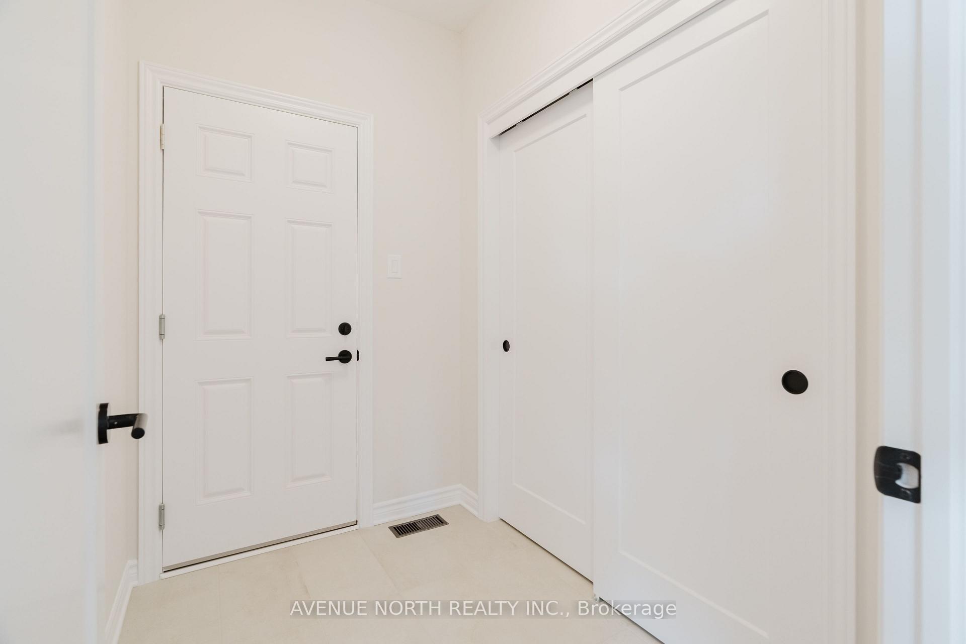 Photo 6 of 263 Ginebik Way, Ottawa, Blossom Park/Kemp Park/Findlay Creek — HOMEH