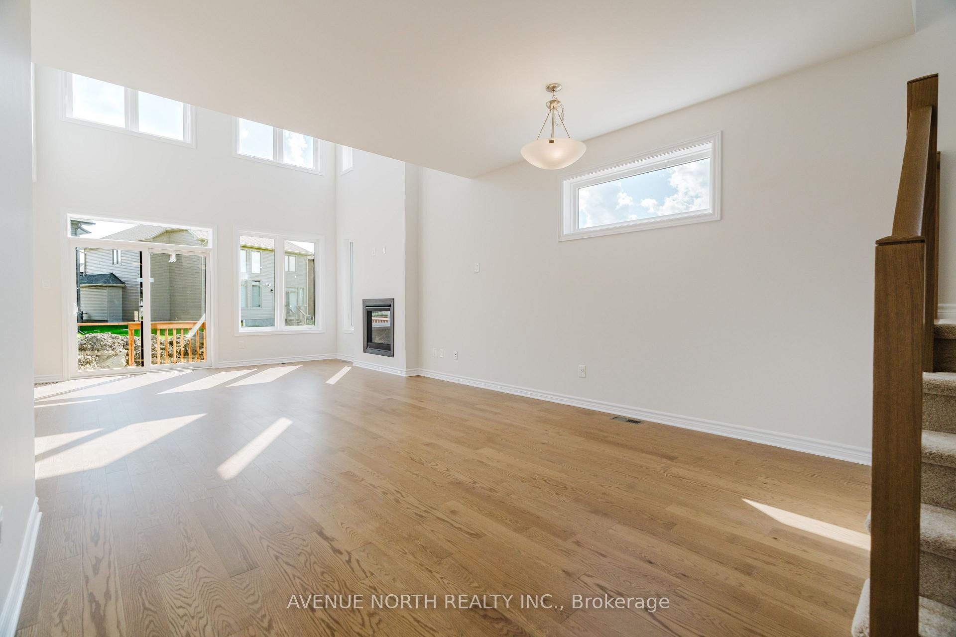 Photo 10 of 263 Ginebik Way, Ottawa, Blossom Park/Kemp Park/Findlay Creek — HOMEH