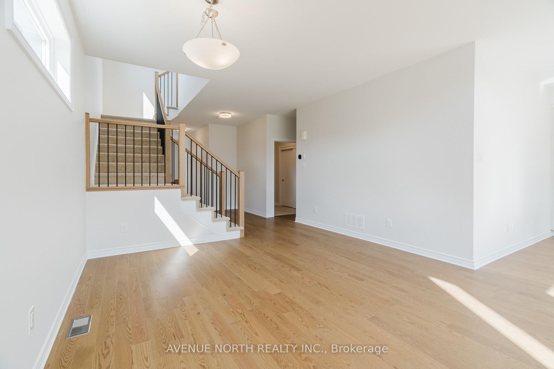 Photo 13 of 263 Ginebik Way, Ottawa, Blossom Park/Kemp Park/Findlay Creek — HOMEH