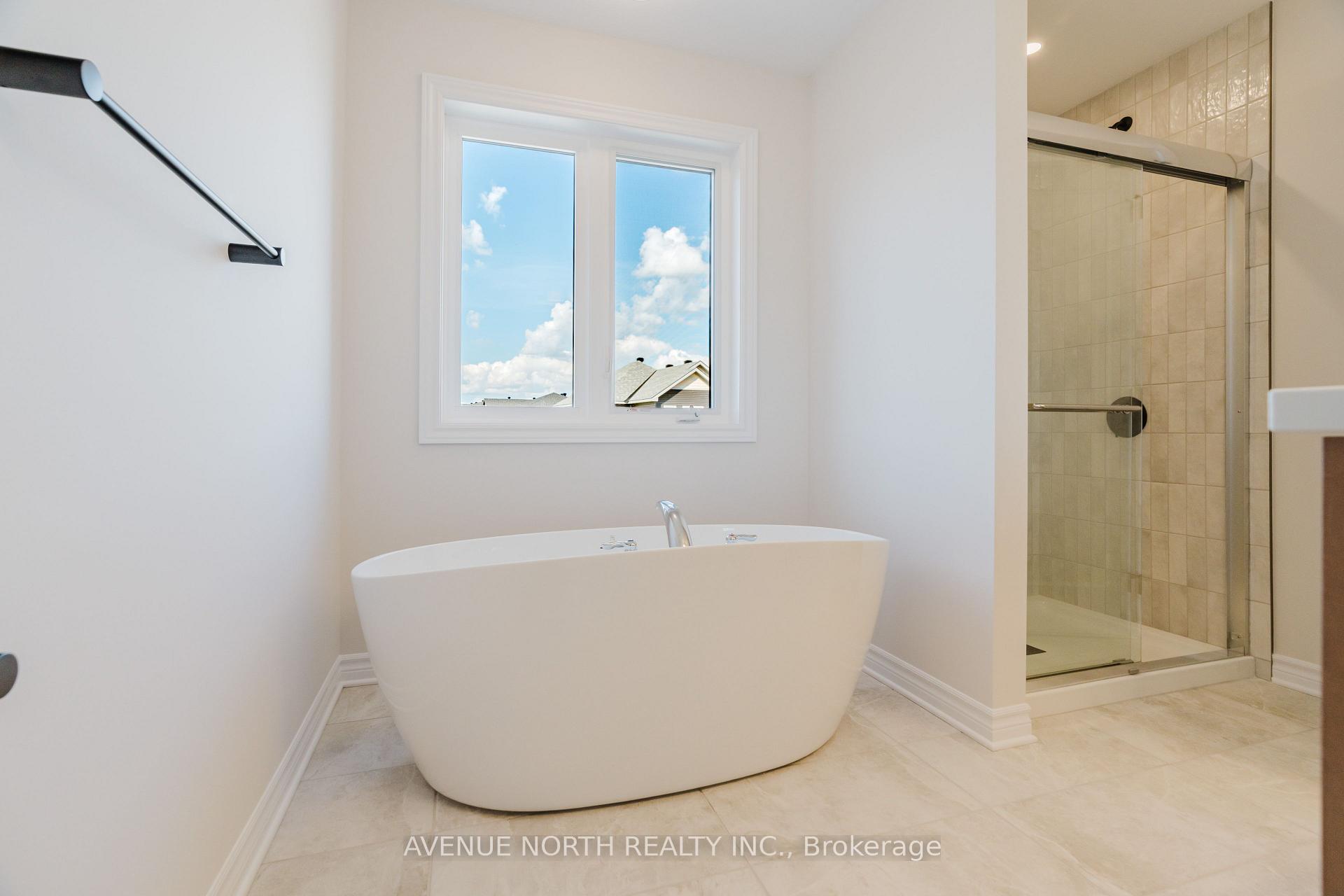Photo 32 of 263 Ginebik Way, Ottawa, Blossom Park/Kemp Park/Findlay Creek — HOMEH