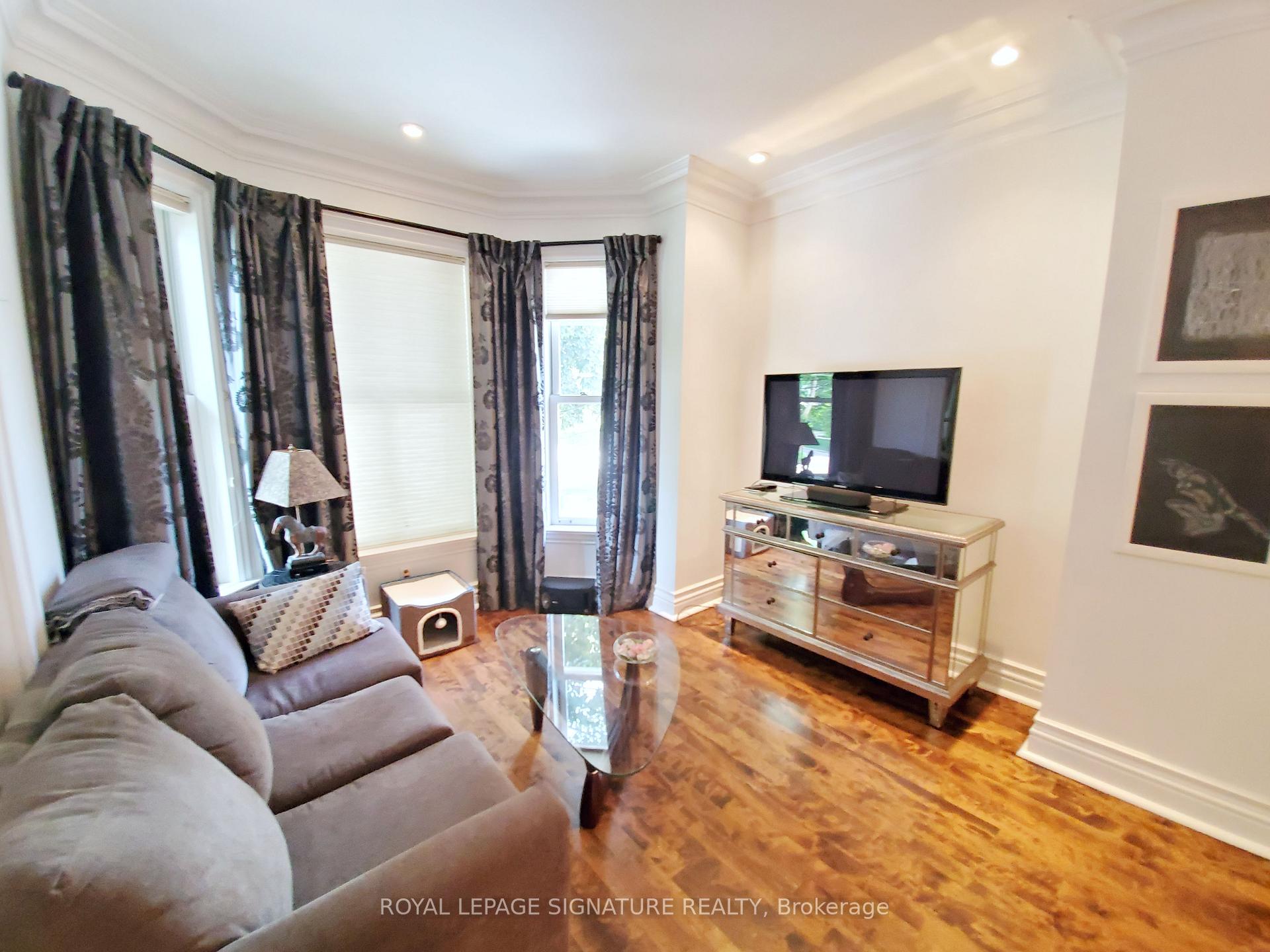 Photo 8 of Unit Upper, 47 Gloucester Street, Toronto, Church-Yonge Corridor — HOMEH
