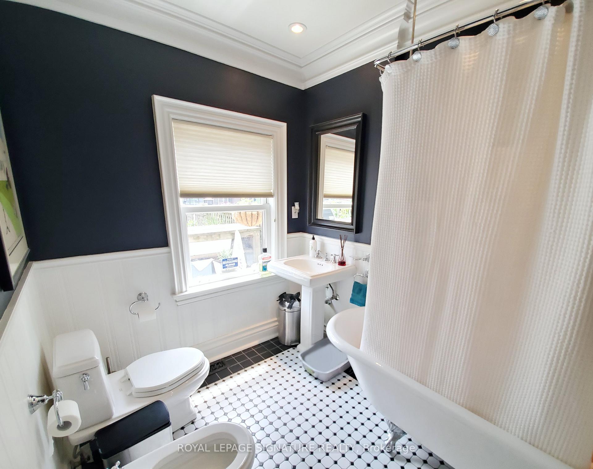 Photo 13 of Unit Upper, 47 Gloucester Street, Toronto, Church-Yonge Corridor — HOMEH