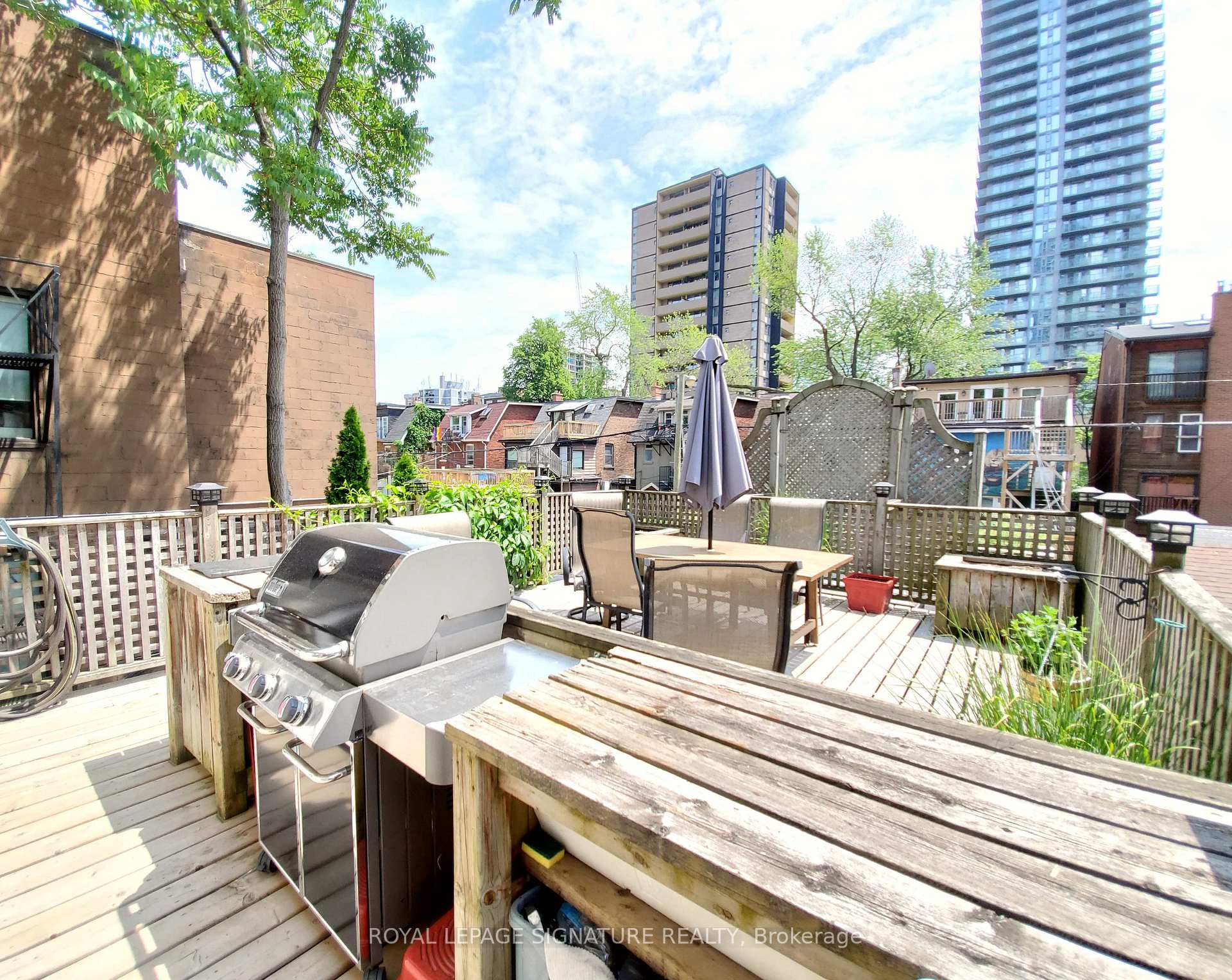Photo 16 of Unit Upper, 47 Gloucester Street, Toronto, Church-Yonge Corridor — HOMEH