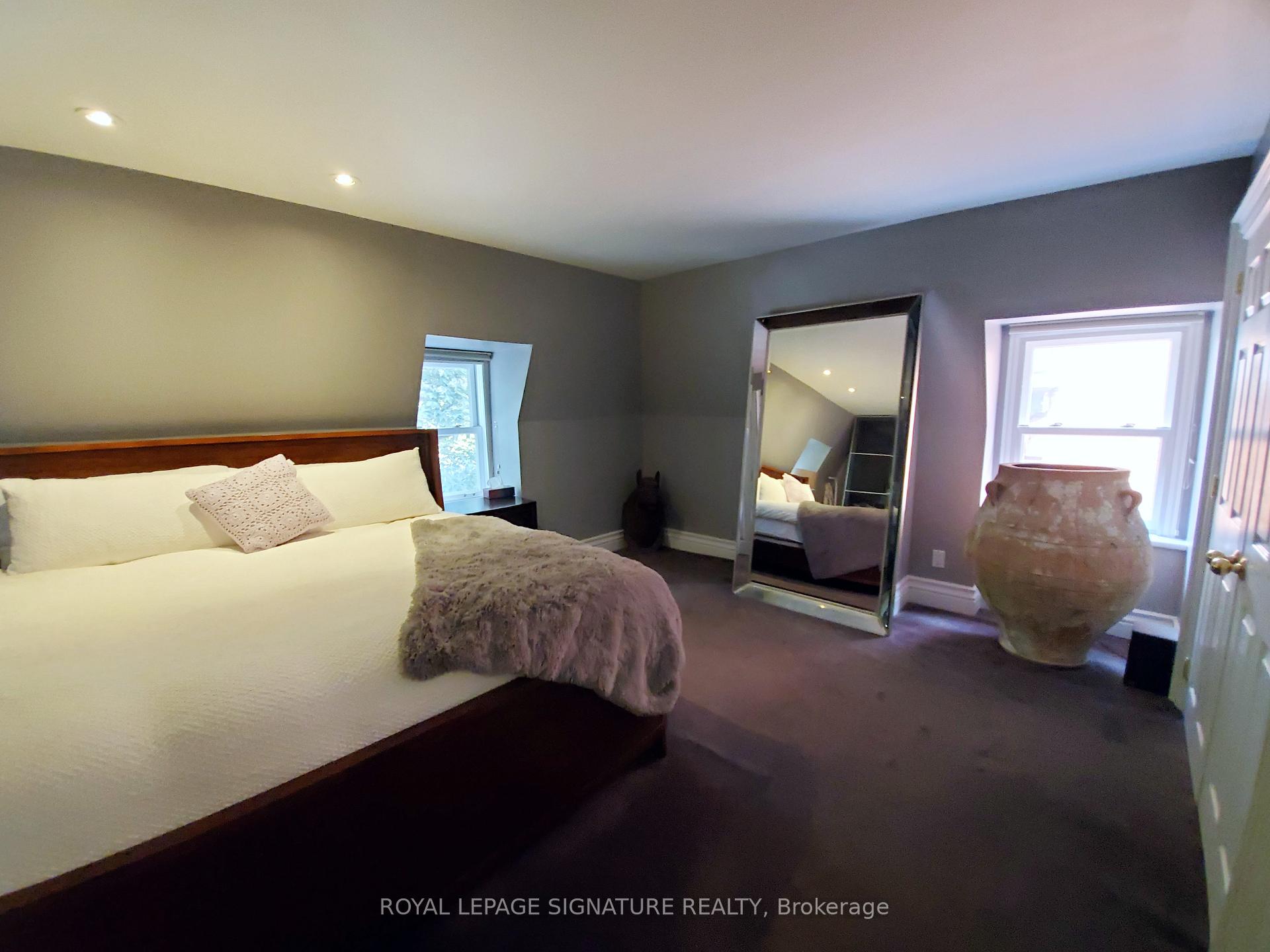 Photo 18 of Unit Upper, 47 Gloucester Street, Toronto, Church-Yonge Corridor — HOMEH