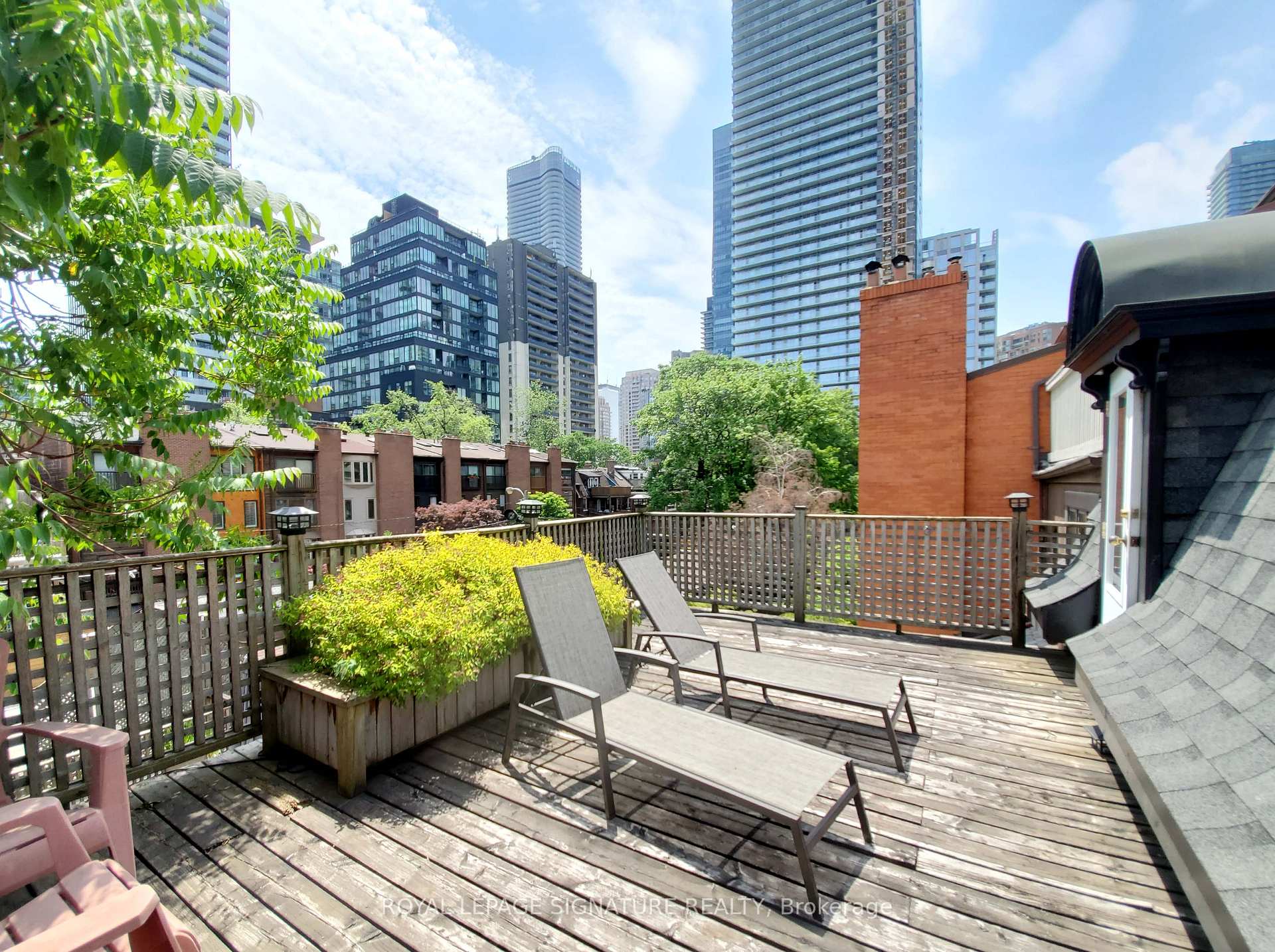 Photo 22 of Unit Upper, 47 Gloucester Street, Toronto, Church-Yonge Corridor — HOMEH