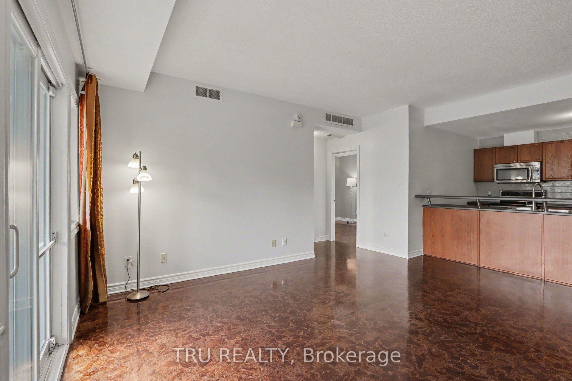 Photo 2 of Unit #7, 165 Waterbridge Drive, Ottawa, Barrhaven East — HOMEH