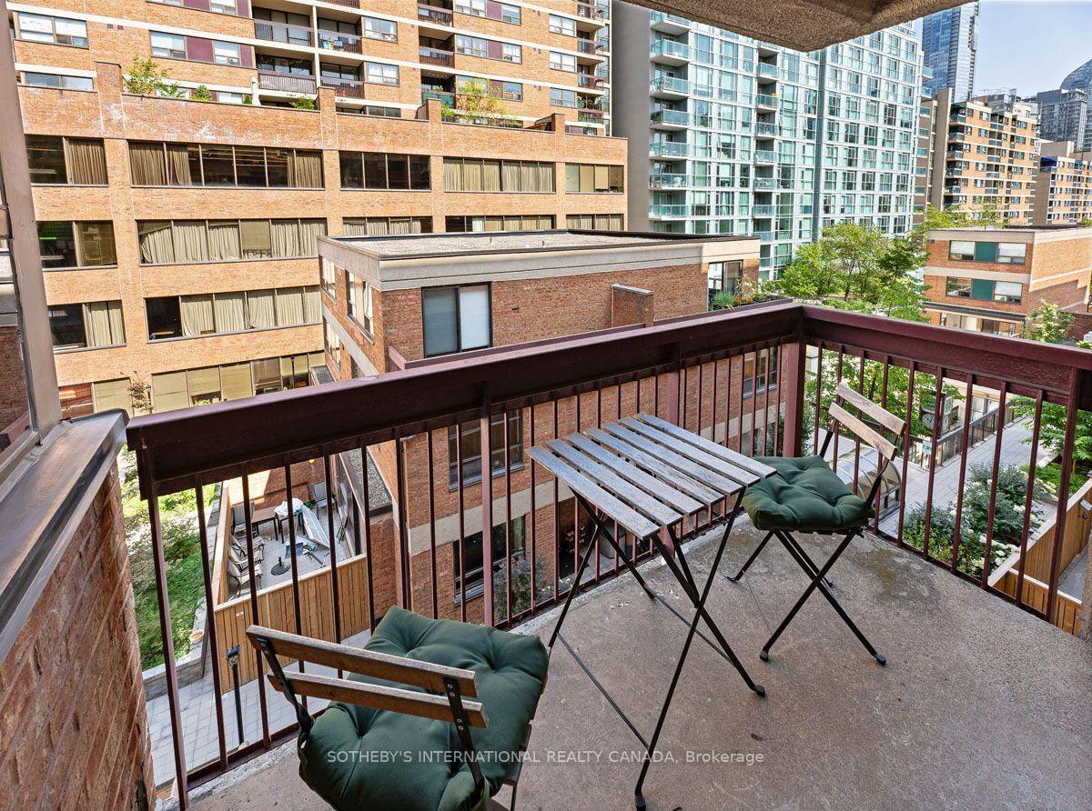 Photo 8 of Unit 520, 89 McCaul Street, Toronto, Kensington-Chinatown — HOMEH