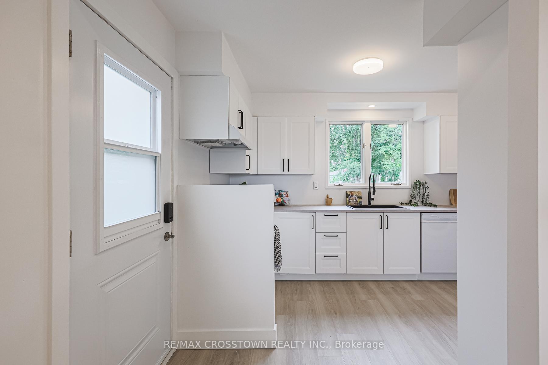 Photo 8 of 128 Moores Beach Road, Georgina, Virginia — HOMEH