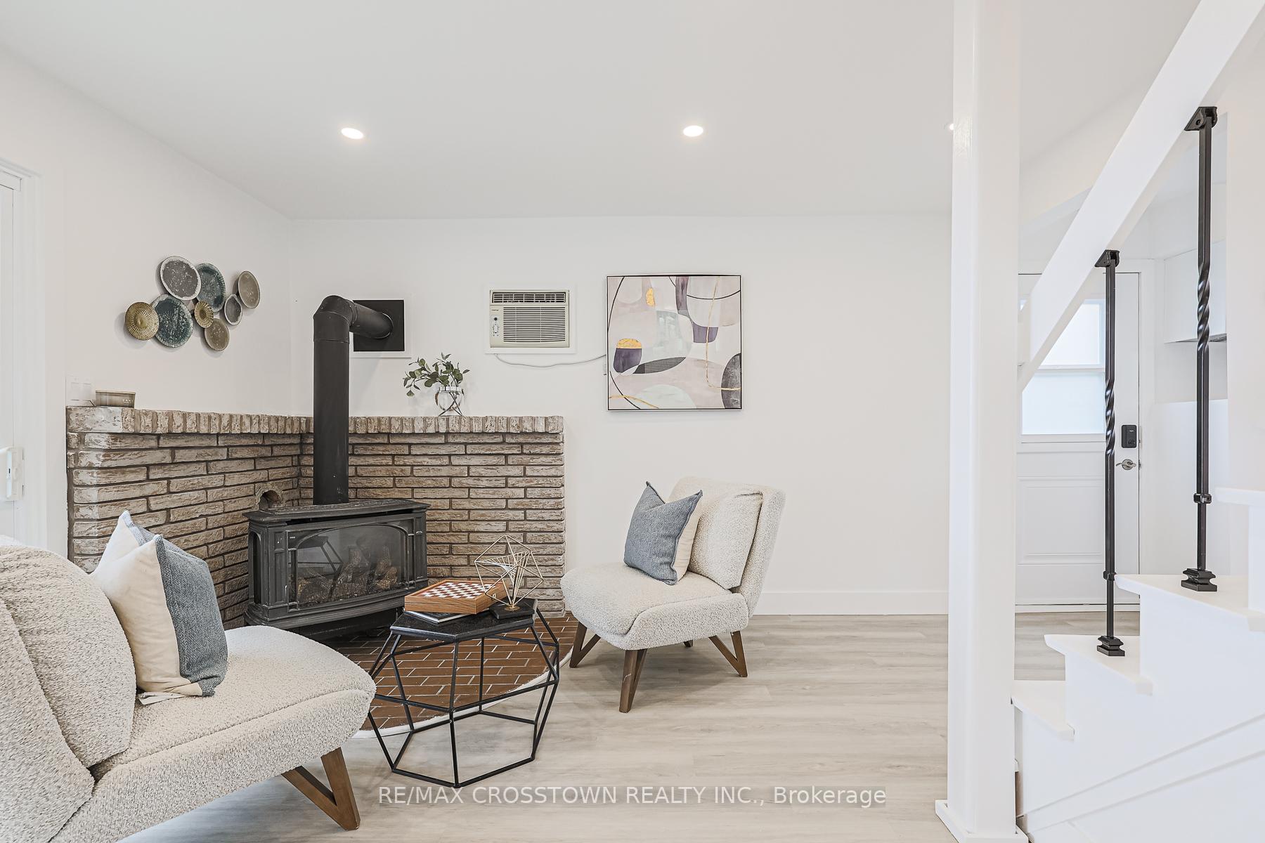 Photo 15 of 128 Moores Beach Road, Georgina, Virginia — HOMEH